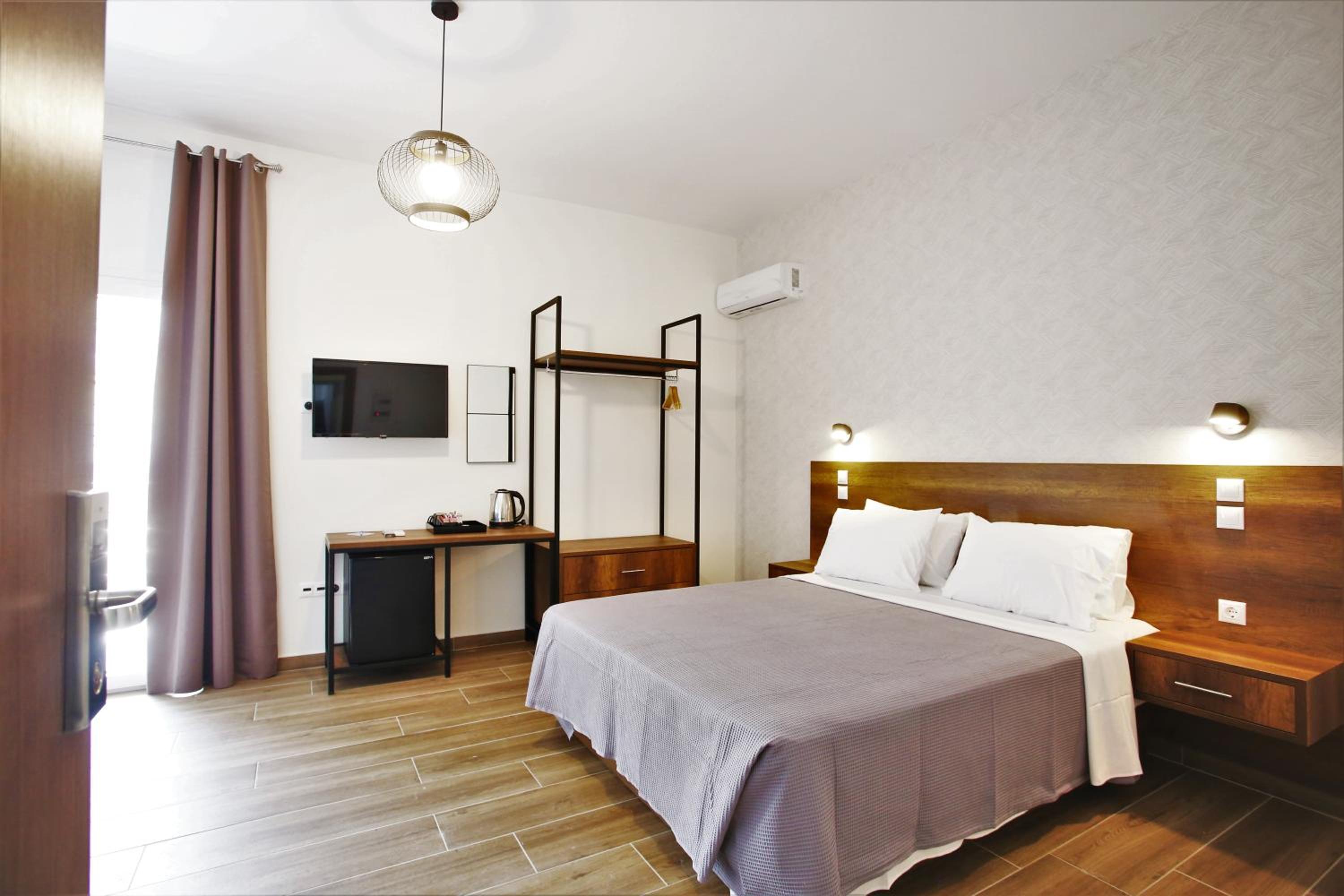 Executive Room - Photo 7