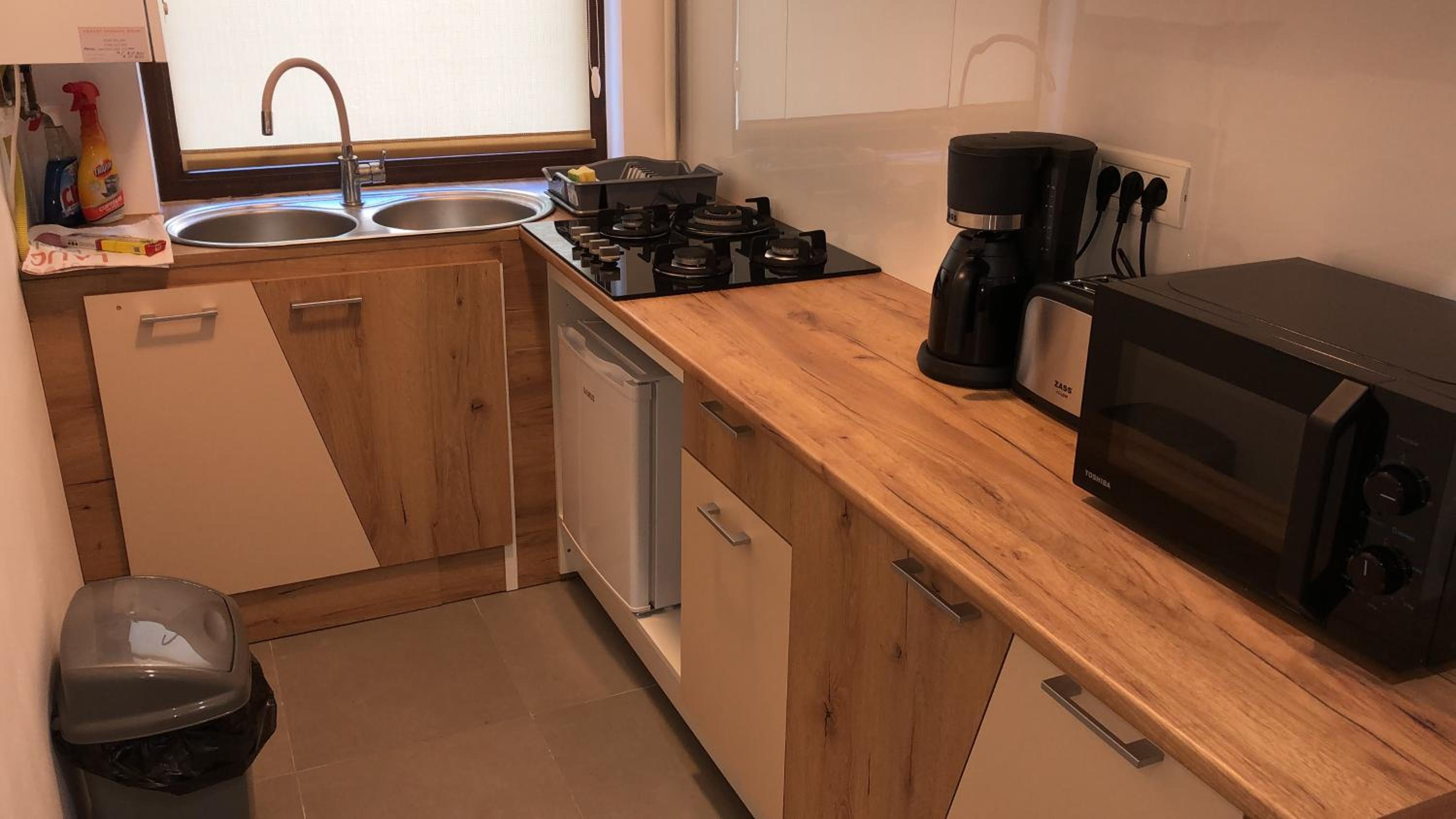 One-Bedroom Apartment - Photo 2