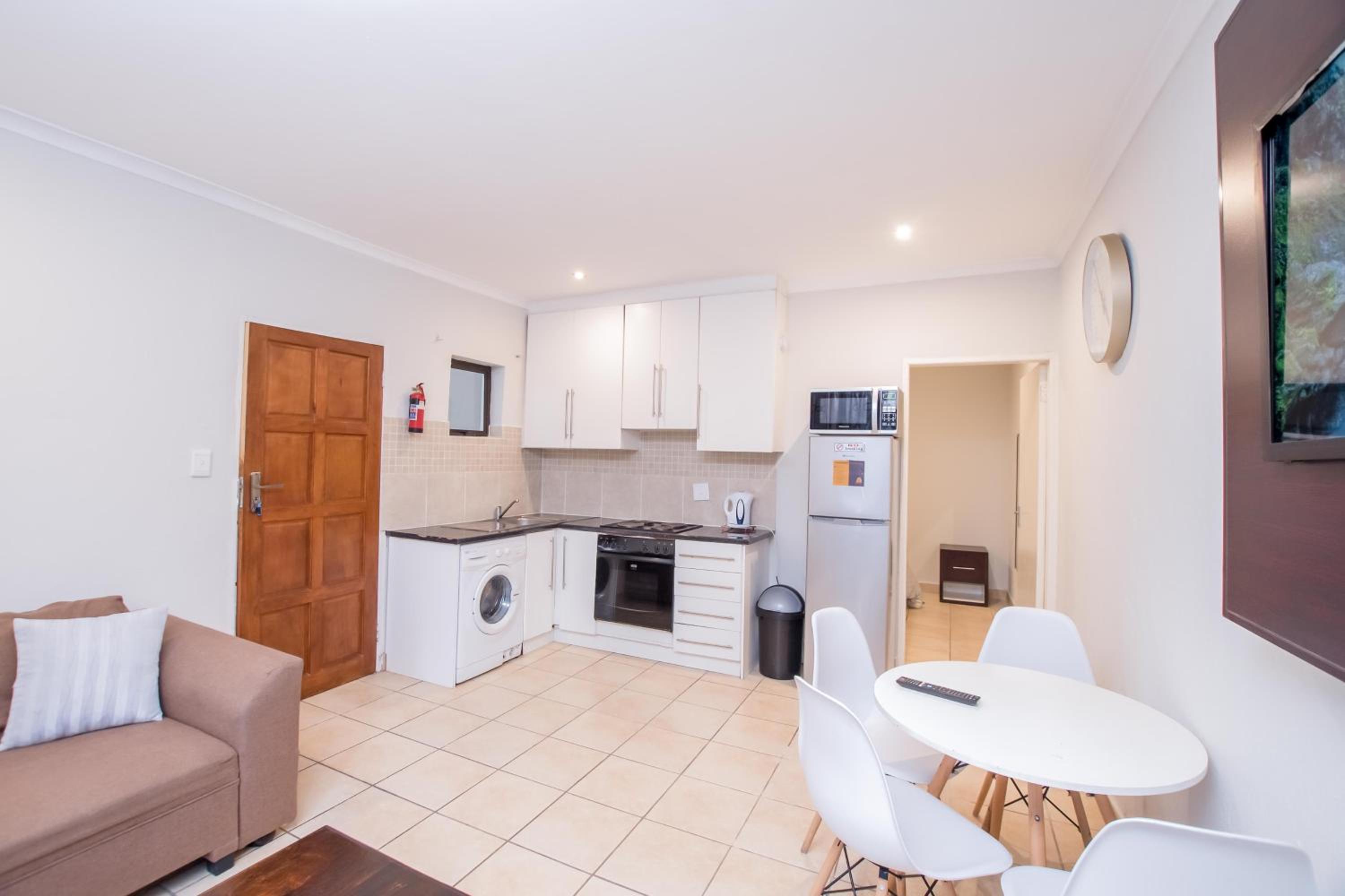 Apartment - Ground Floor - Photo 4