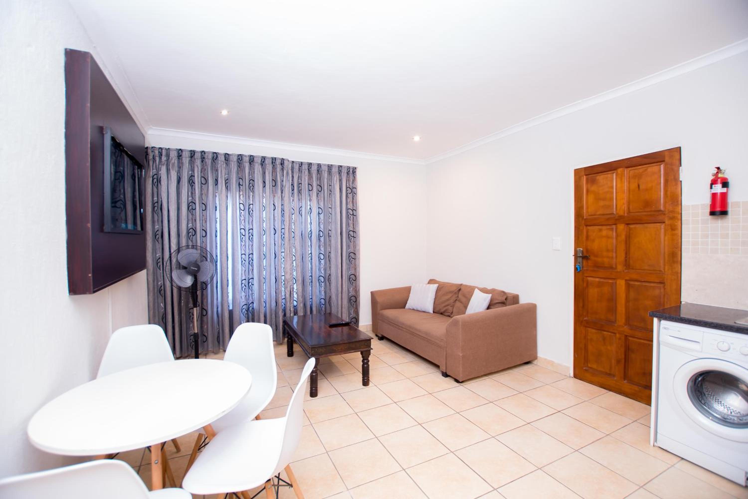 Apartment - Ground Floor - Photo 1