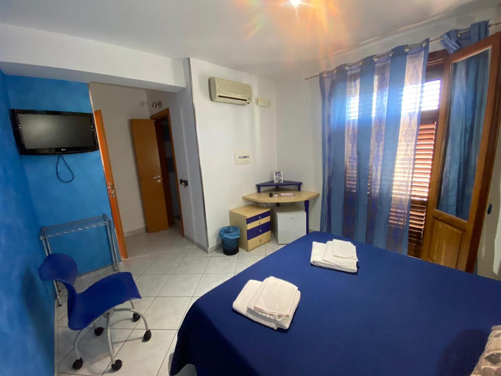 Double Room - Photo 3