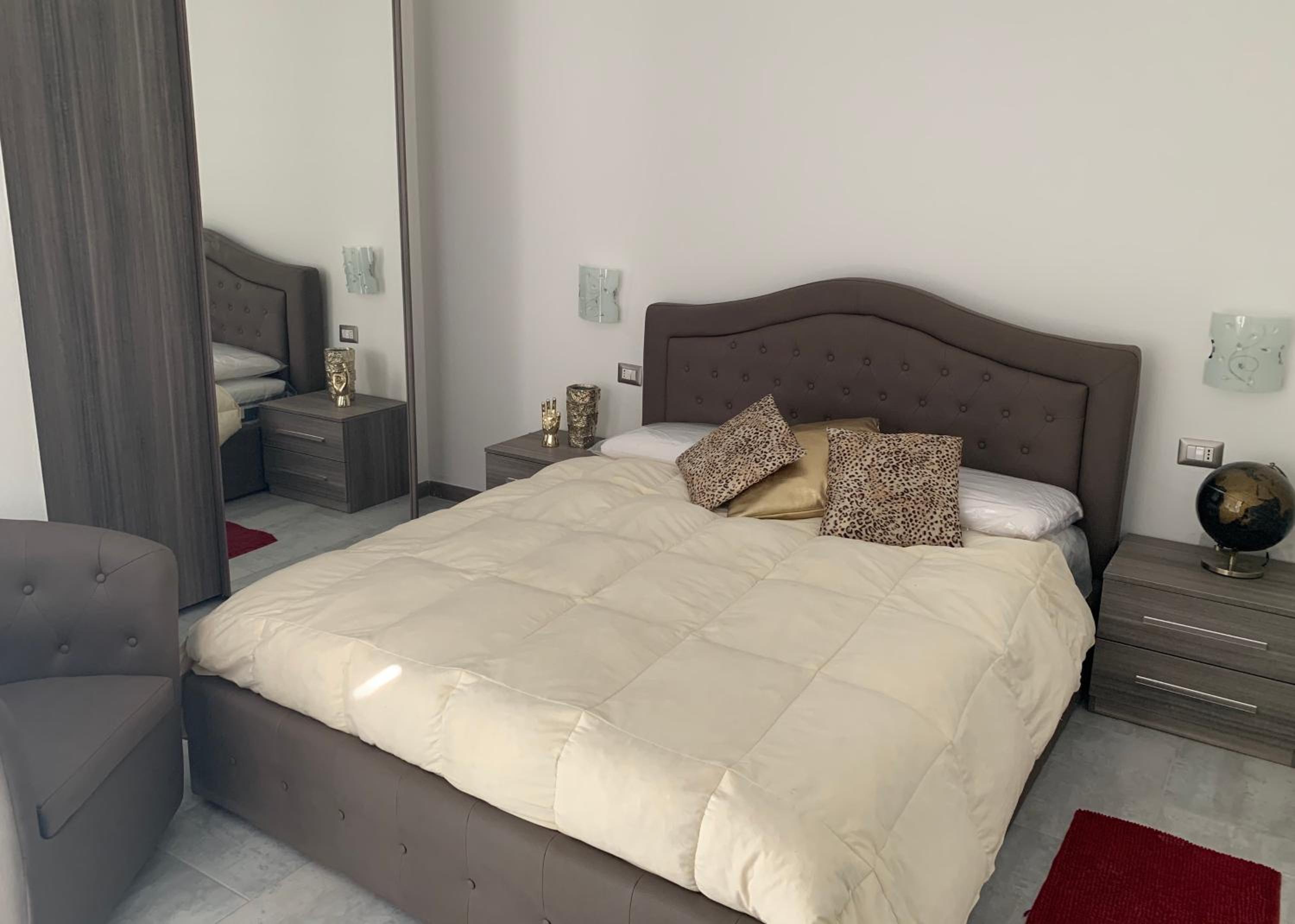 Double Room with Private Bathroom - Photo 2