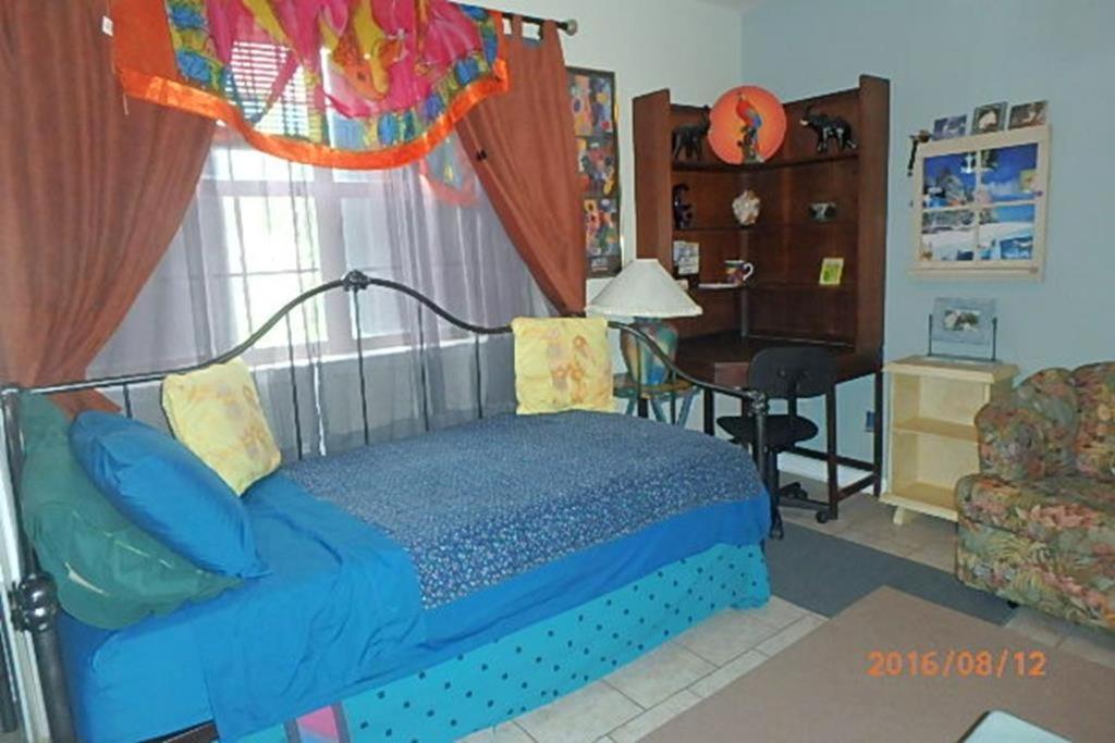 Twin Room with Extra Bed photo 2