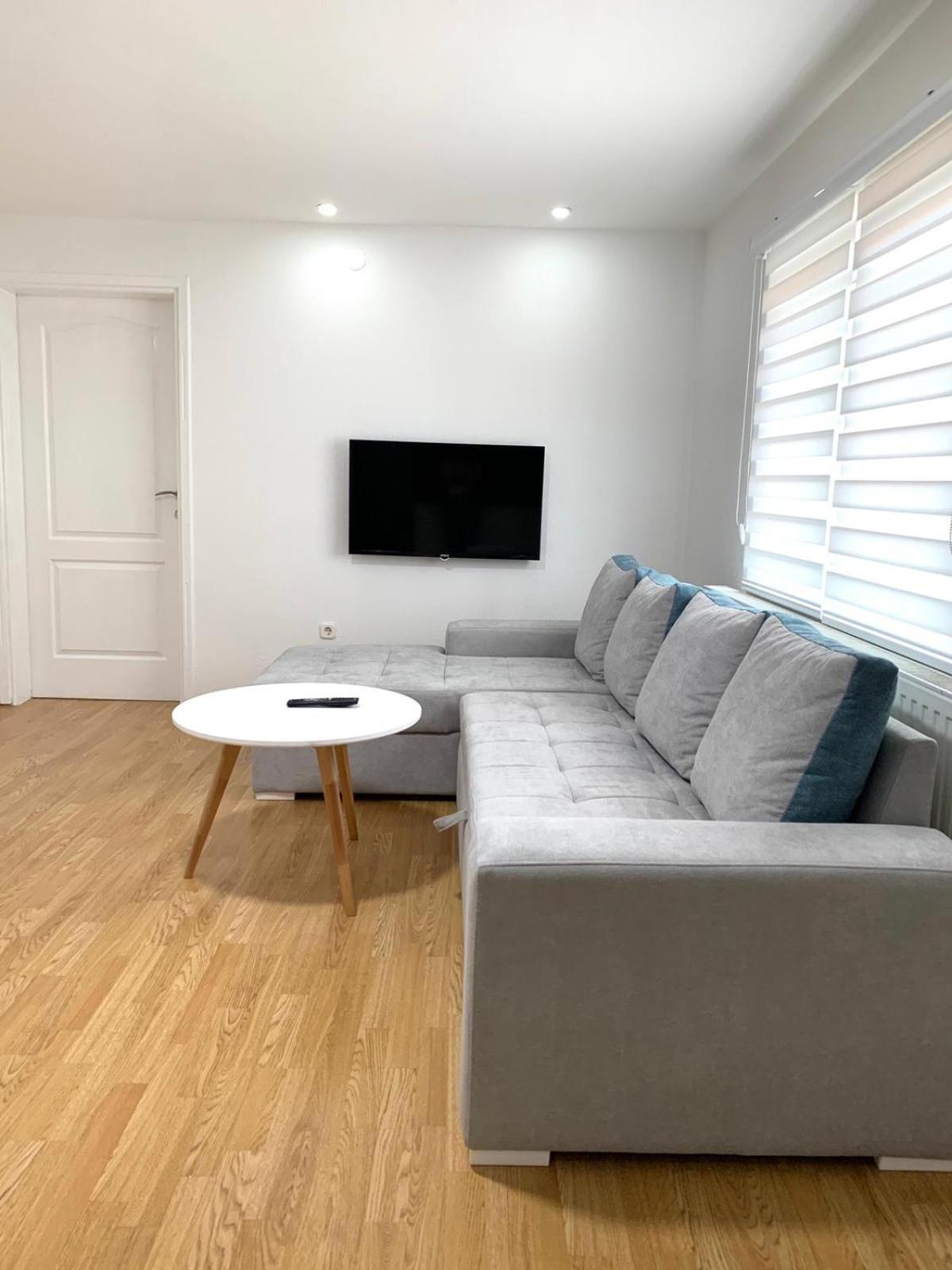 Apartment with Terrace photo 2