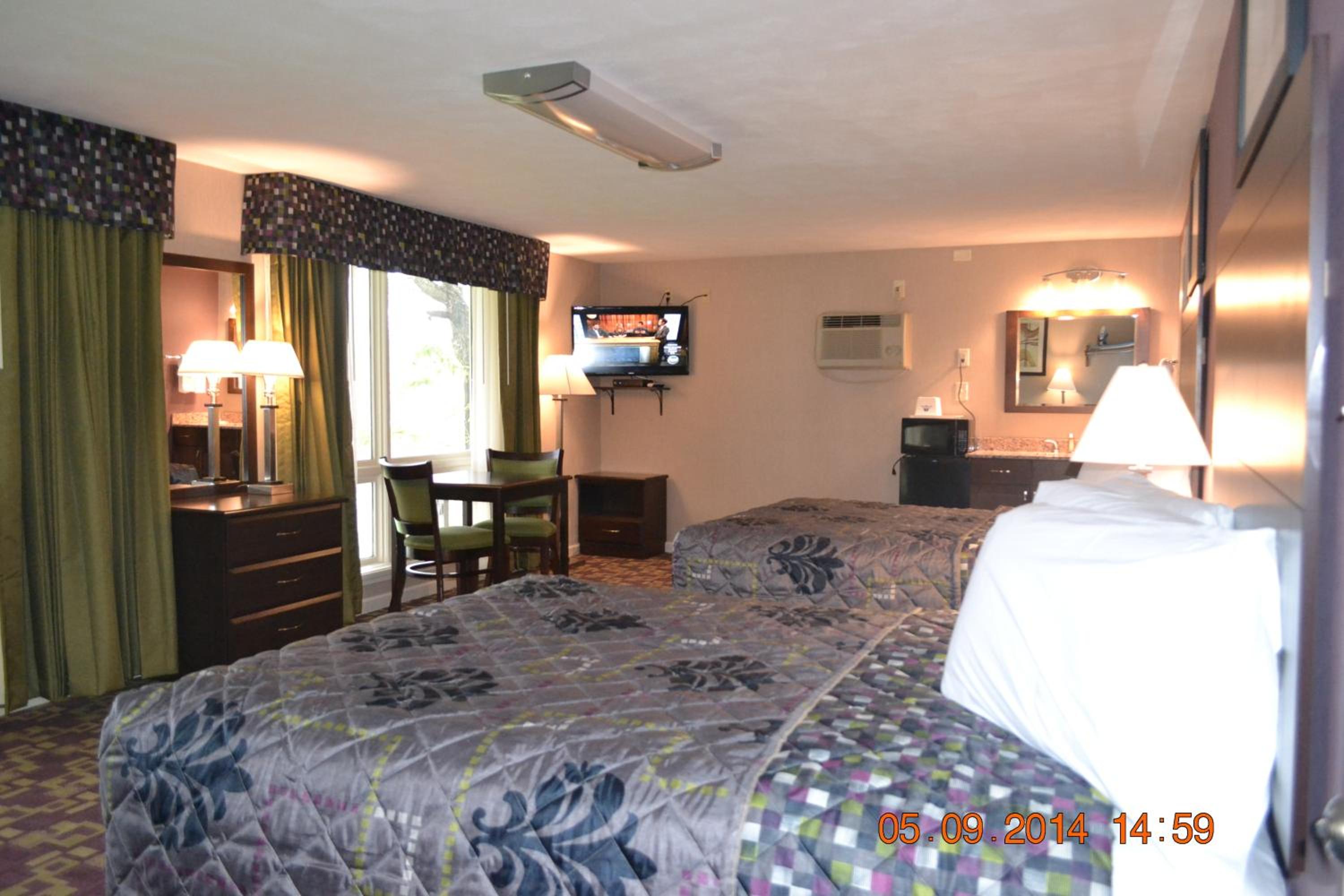 Suite with River View - Non-Smoking - Photo 11