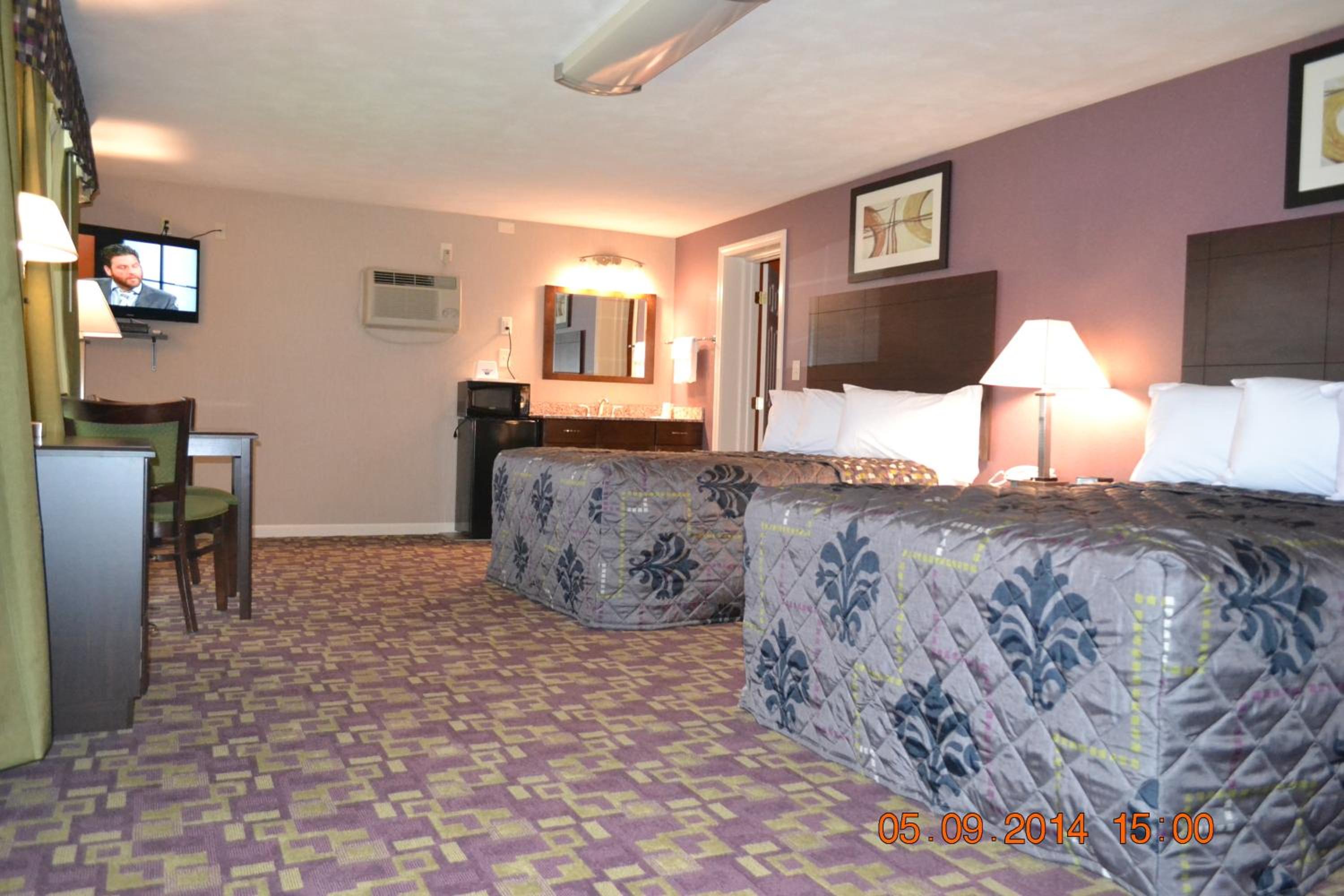 Suite with River View - Non-Smoking - Photo 3