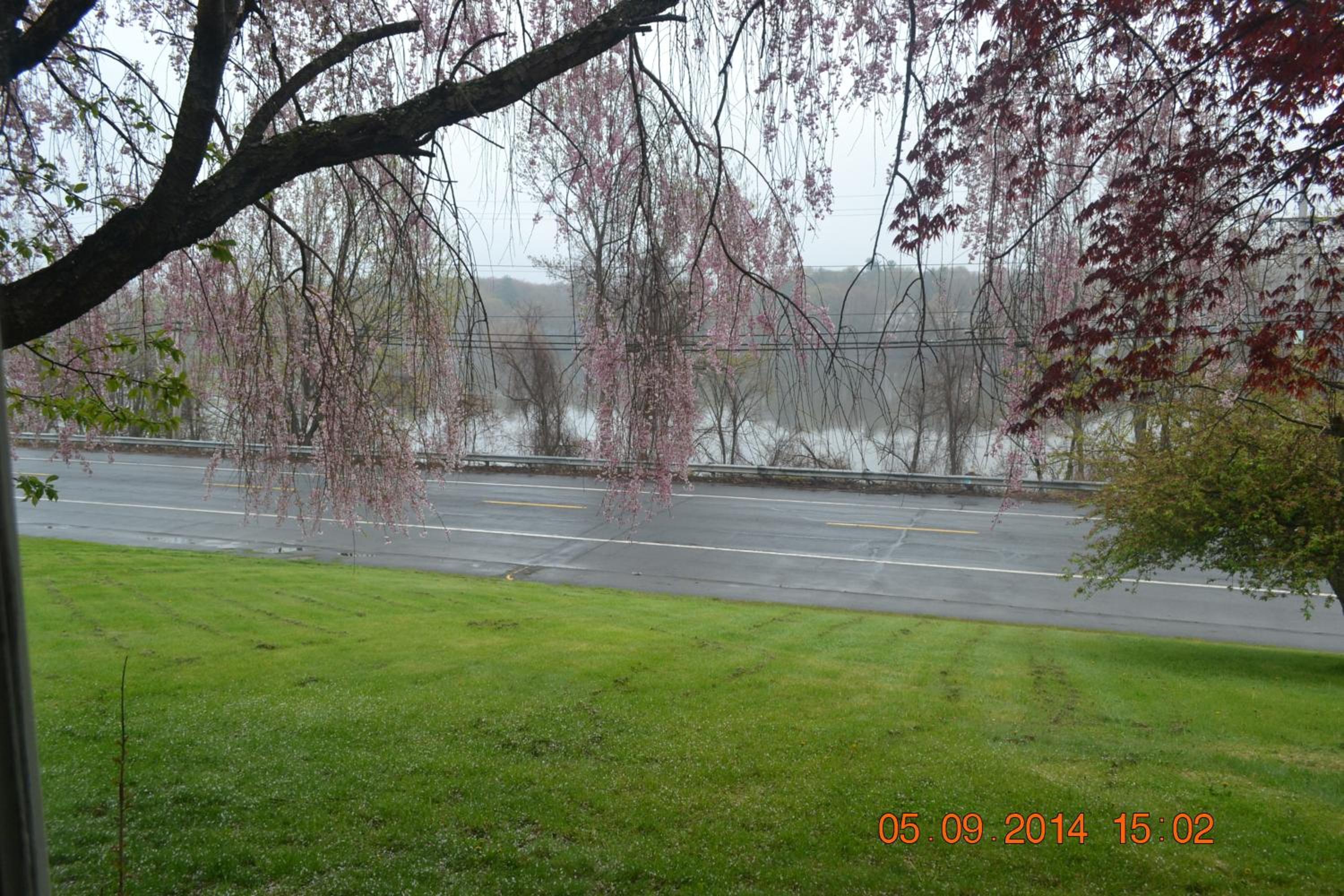 Suite with River View - Non-Smoking - Photo 8