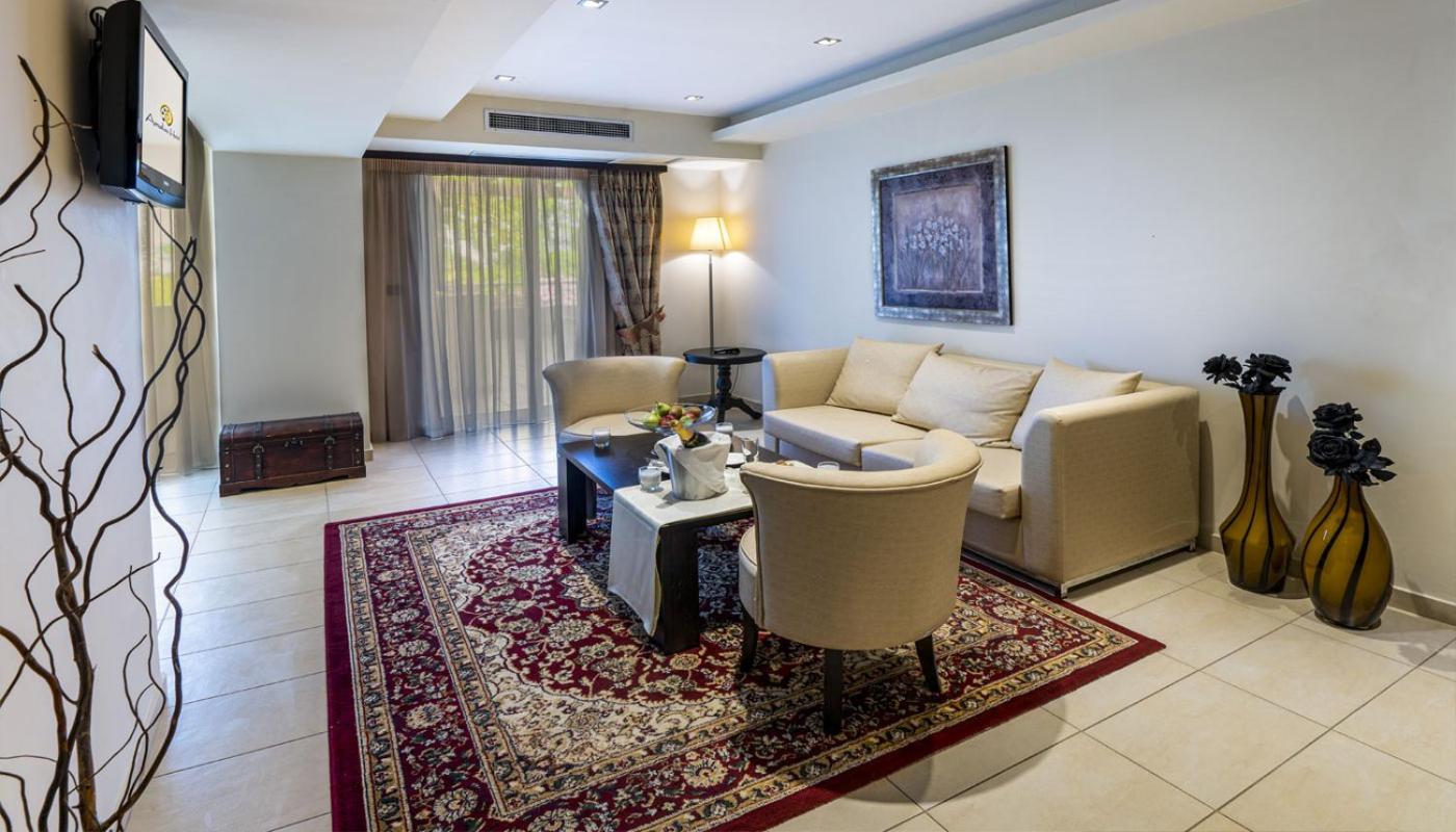Deluxe Suite