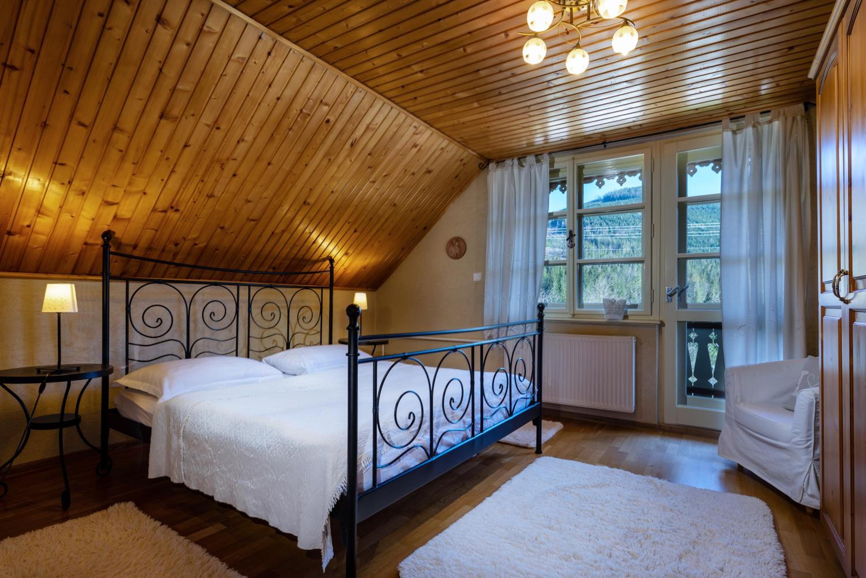 Three-Bedroom Apartment - Photo 1