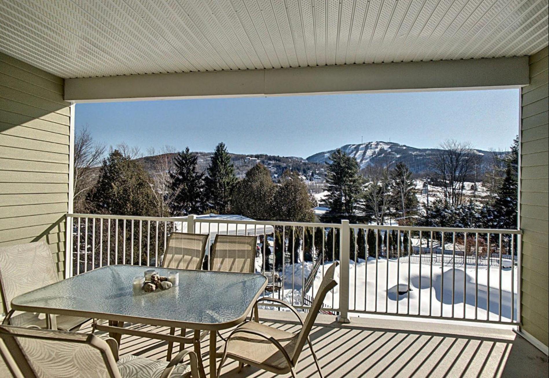 Apartment with Mountain View photo 2