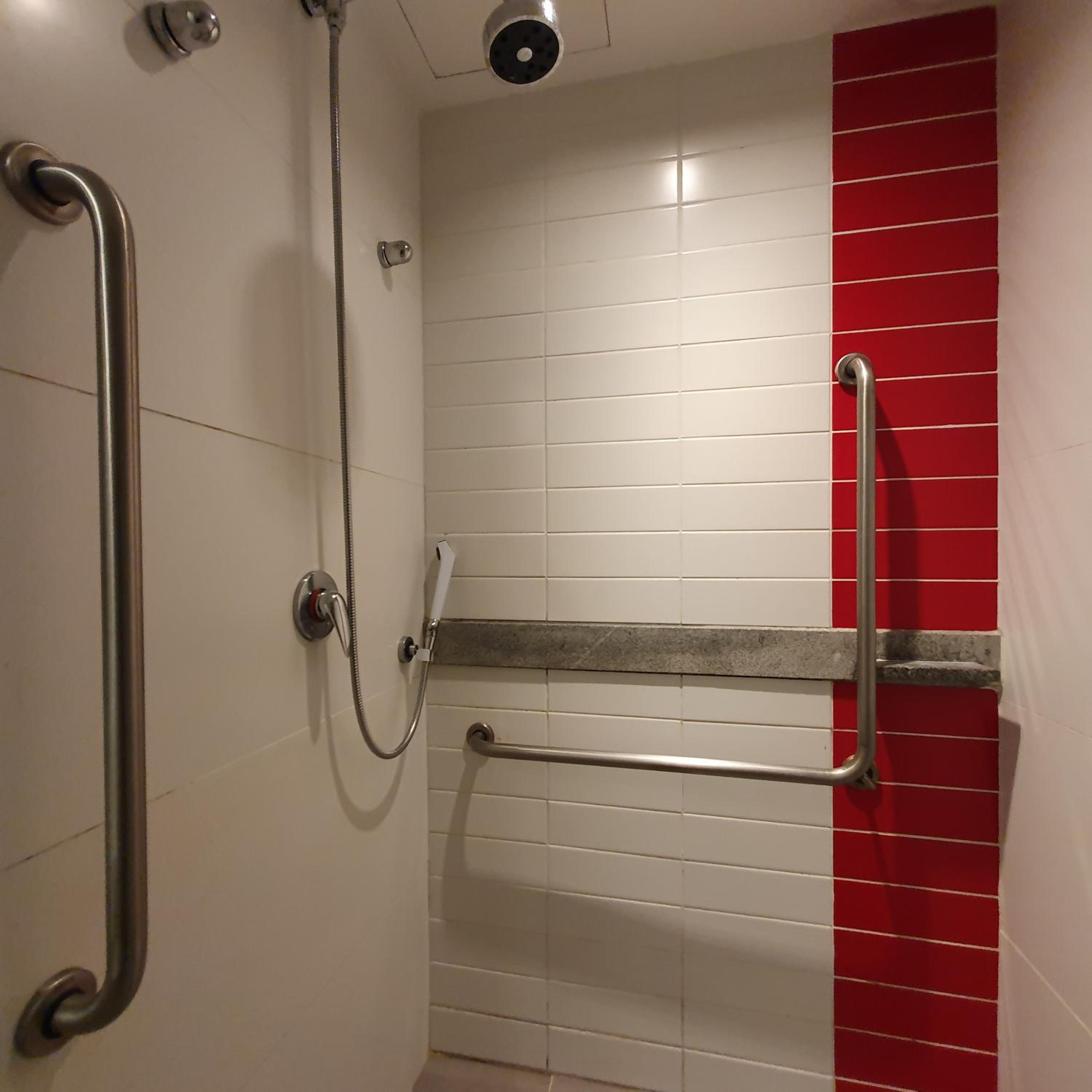 Quarto Superior com 3 Camas de Solteiro photo 3
