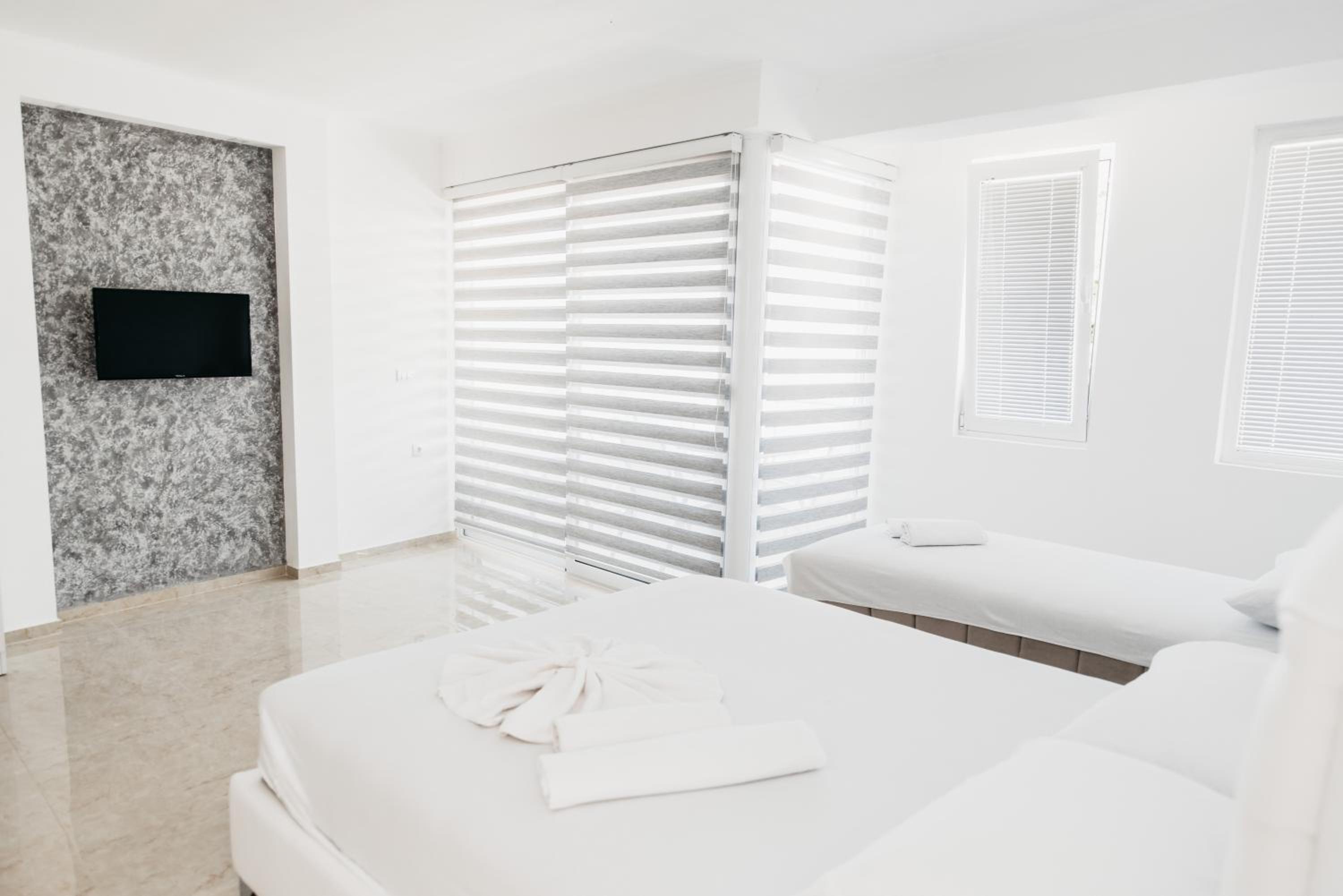 Triple Room With Balcony And Sea View