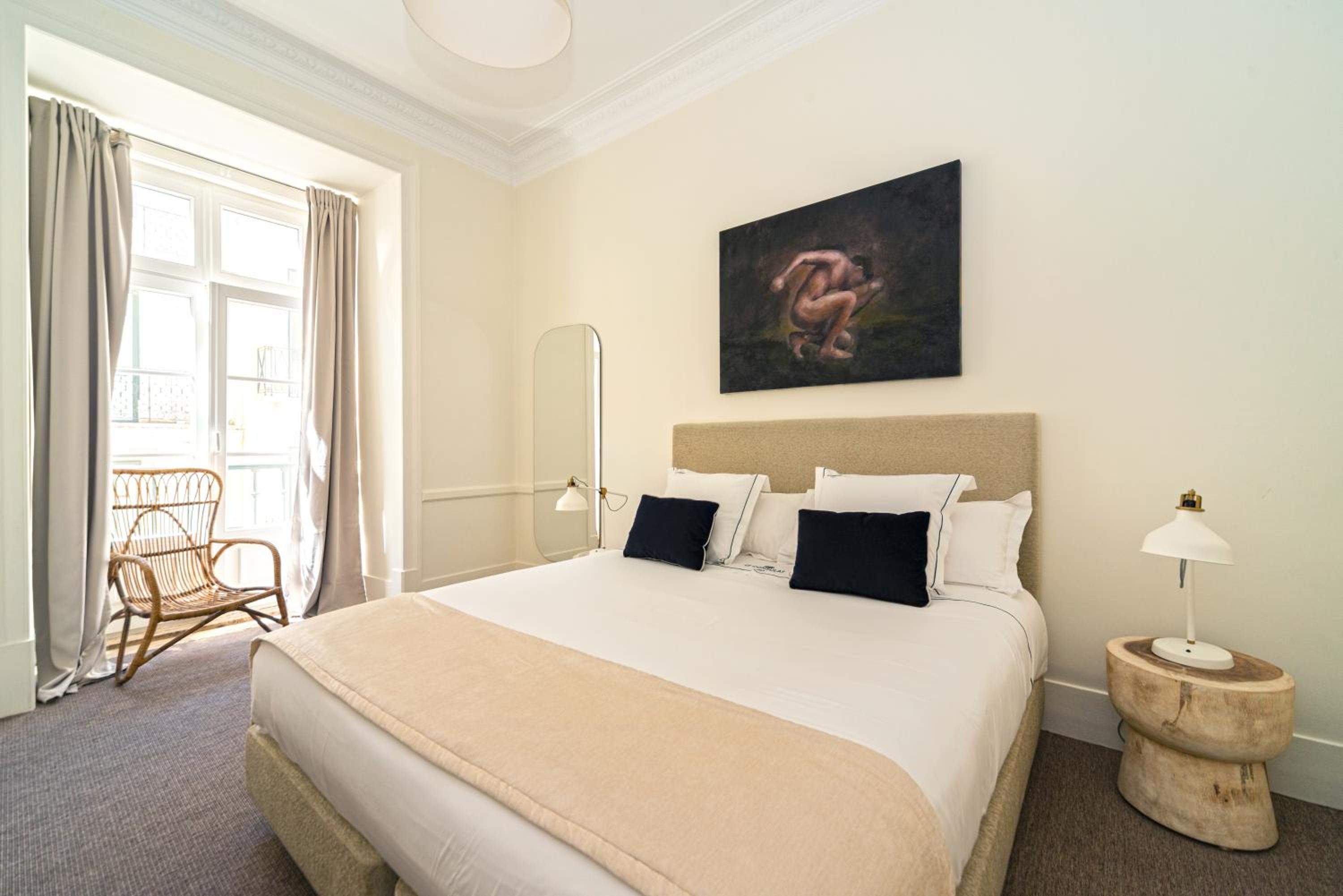 Deluxe 2 Bedroom Suite with Square View photo 1