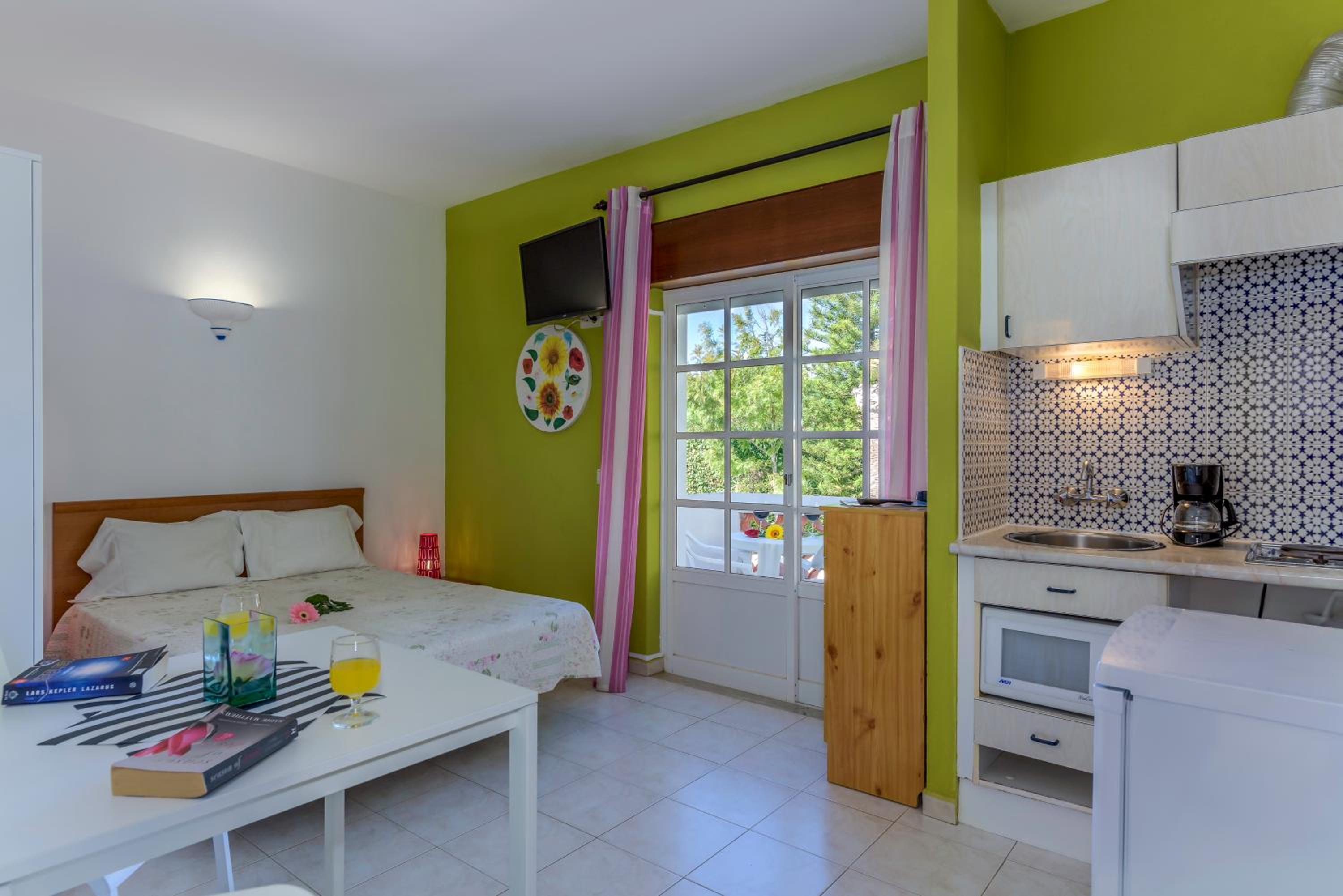 Studio (2 Adults) - Photo 6
