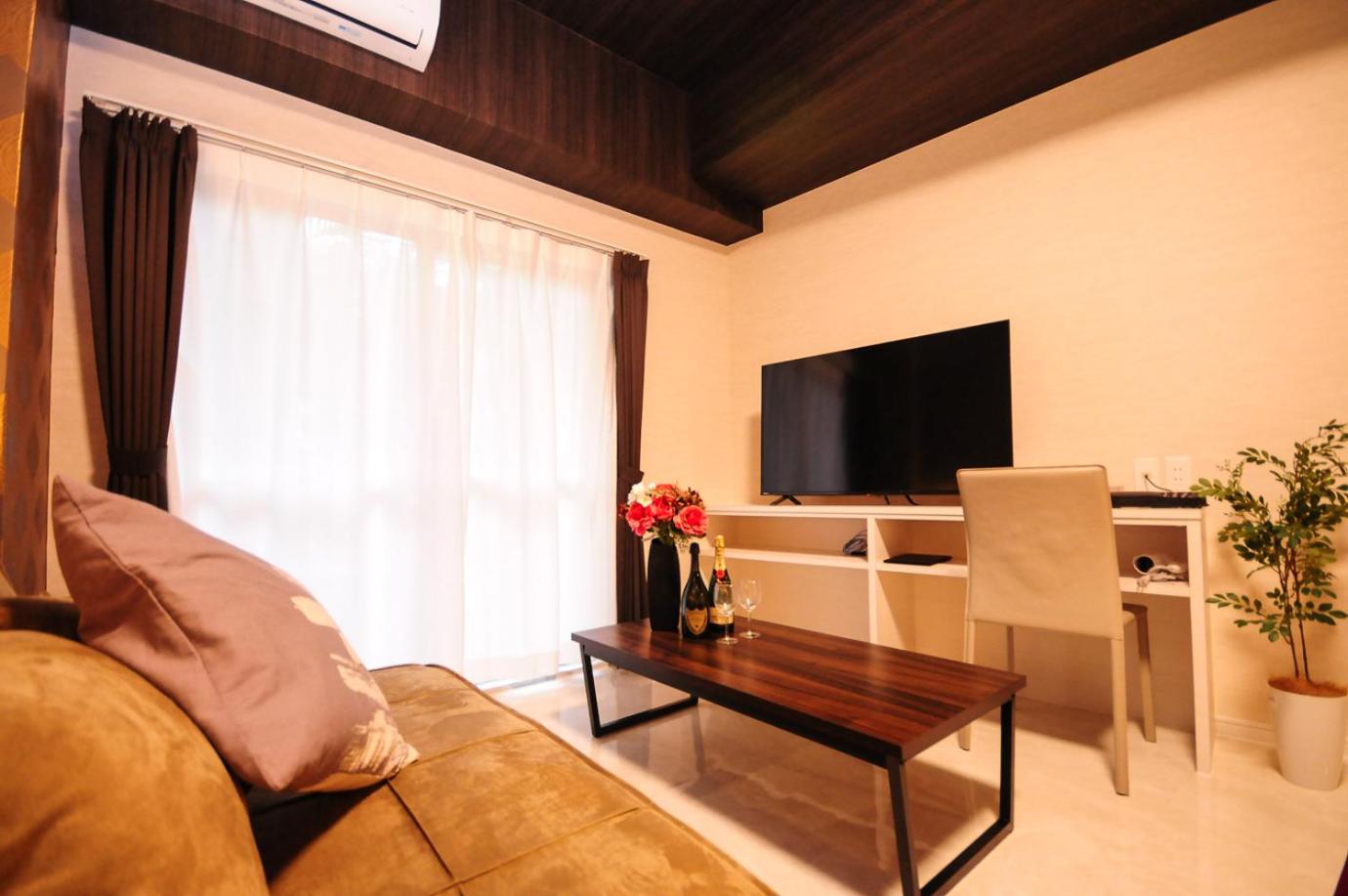 Standard Suite - Photo 5