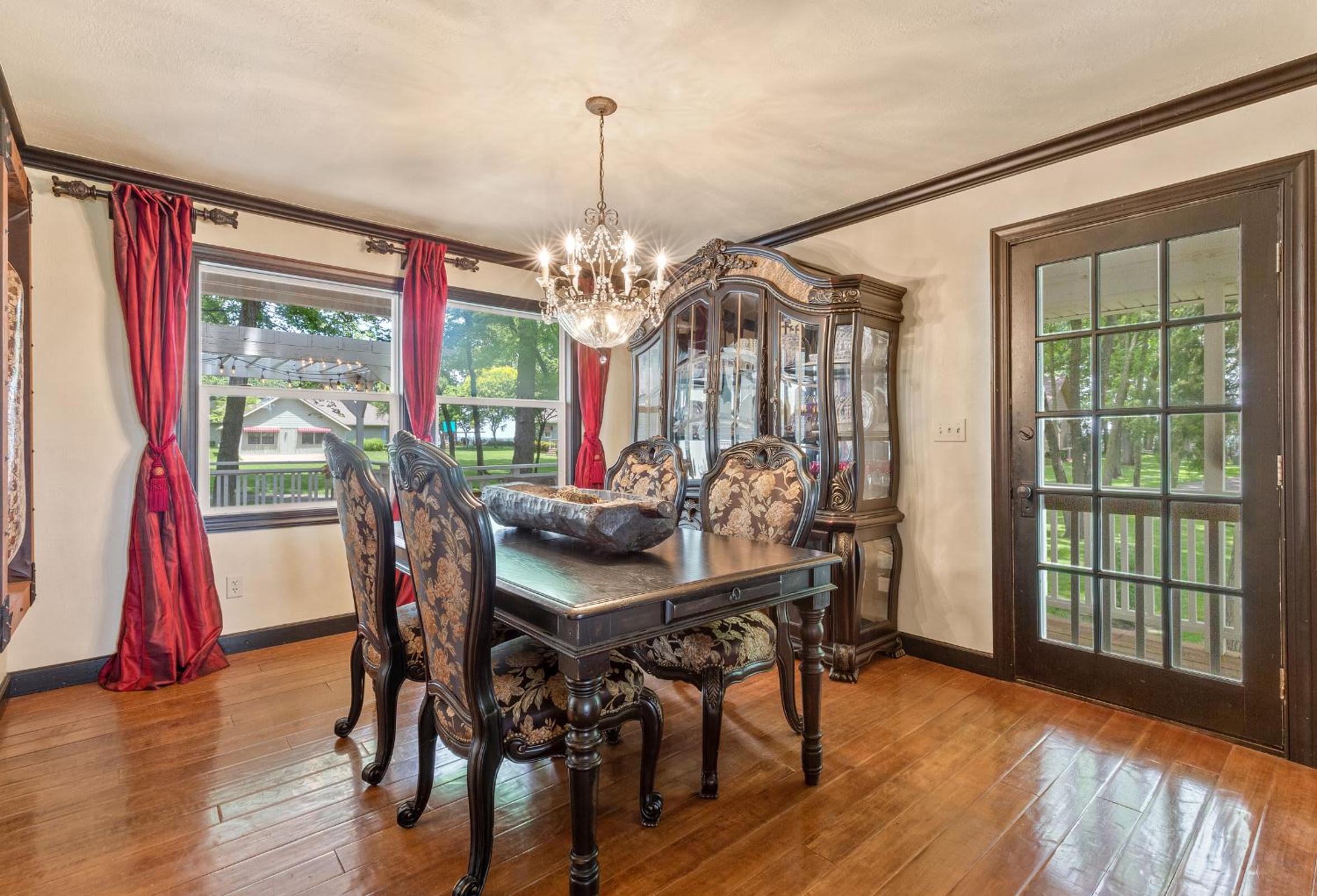 Three-Bedroom Suite - Photo 18