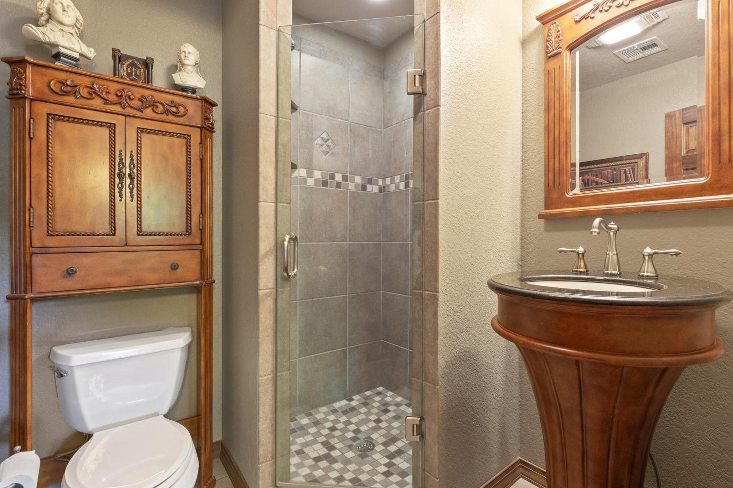 Three-Bedroom Suite - Photo 20