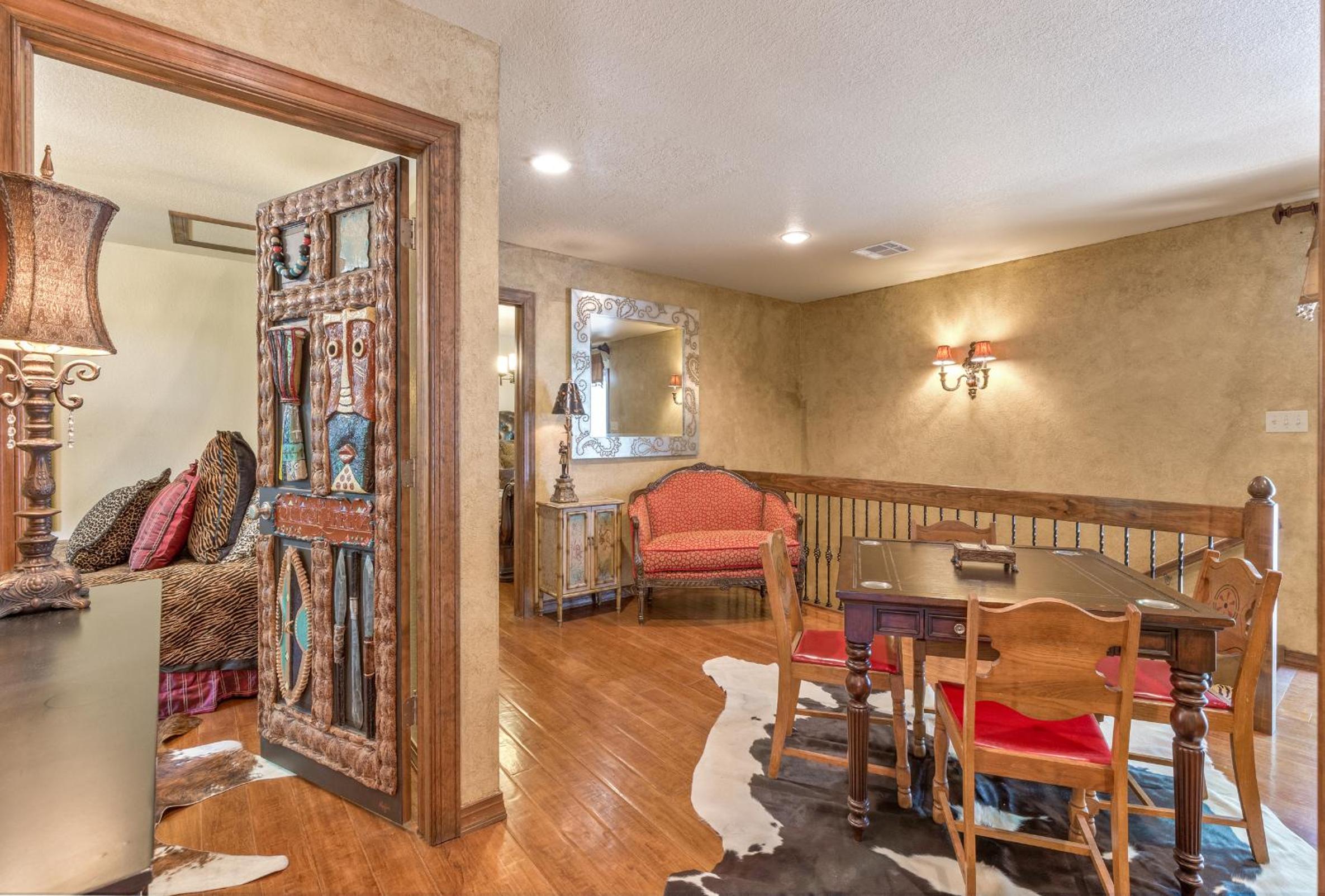 Three-Bedroom Suite - Photo 2