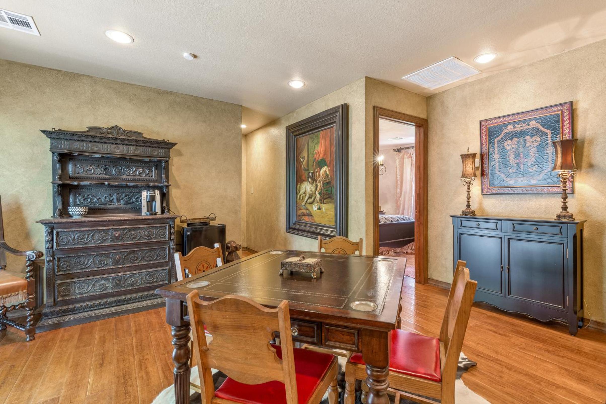 Three-Bedroom Suite - Photo 13