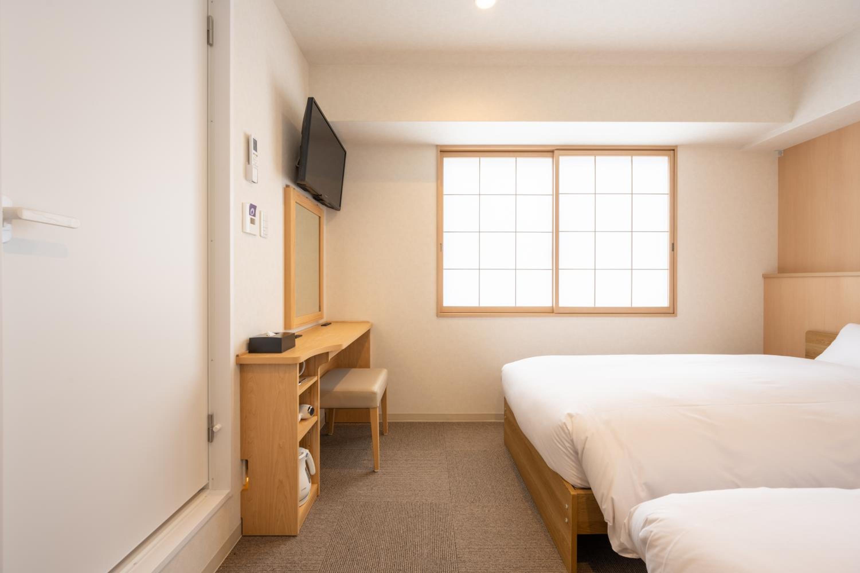 Twin Room - Photo 3