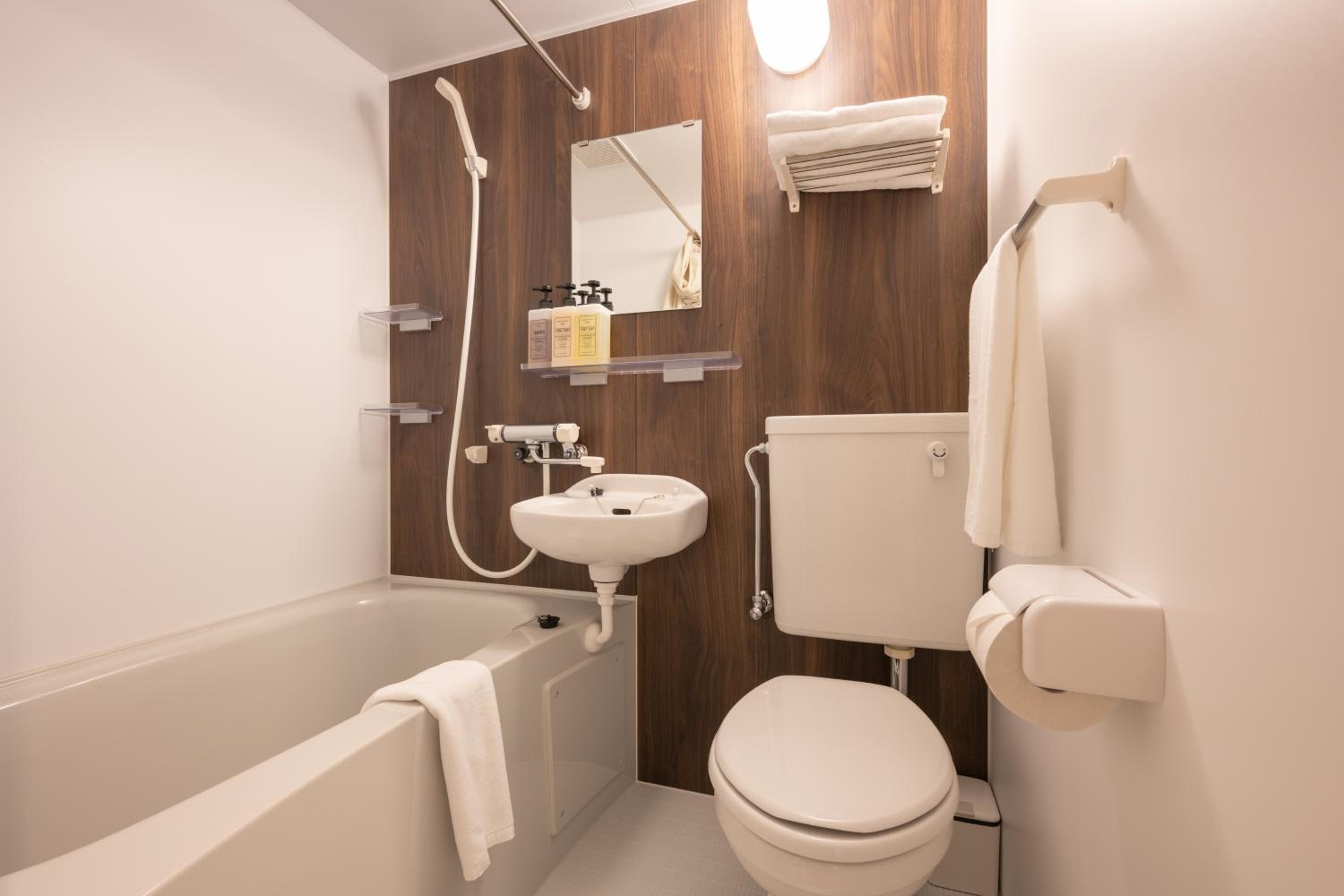 Standard Twin Room - Photo 7