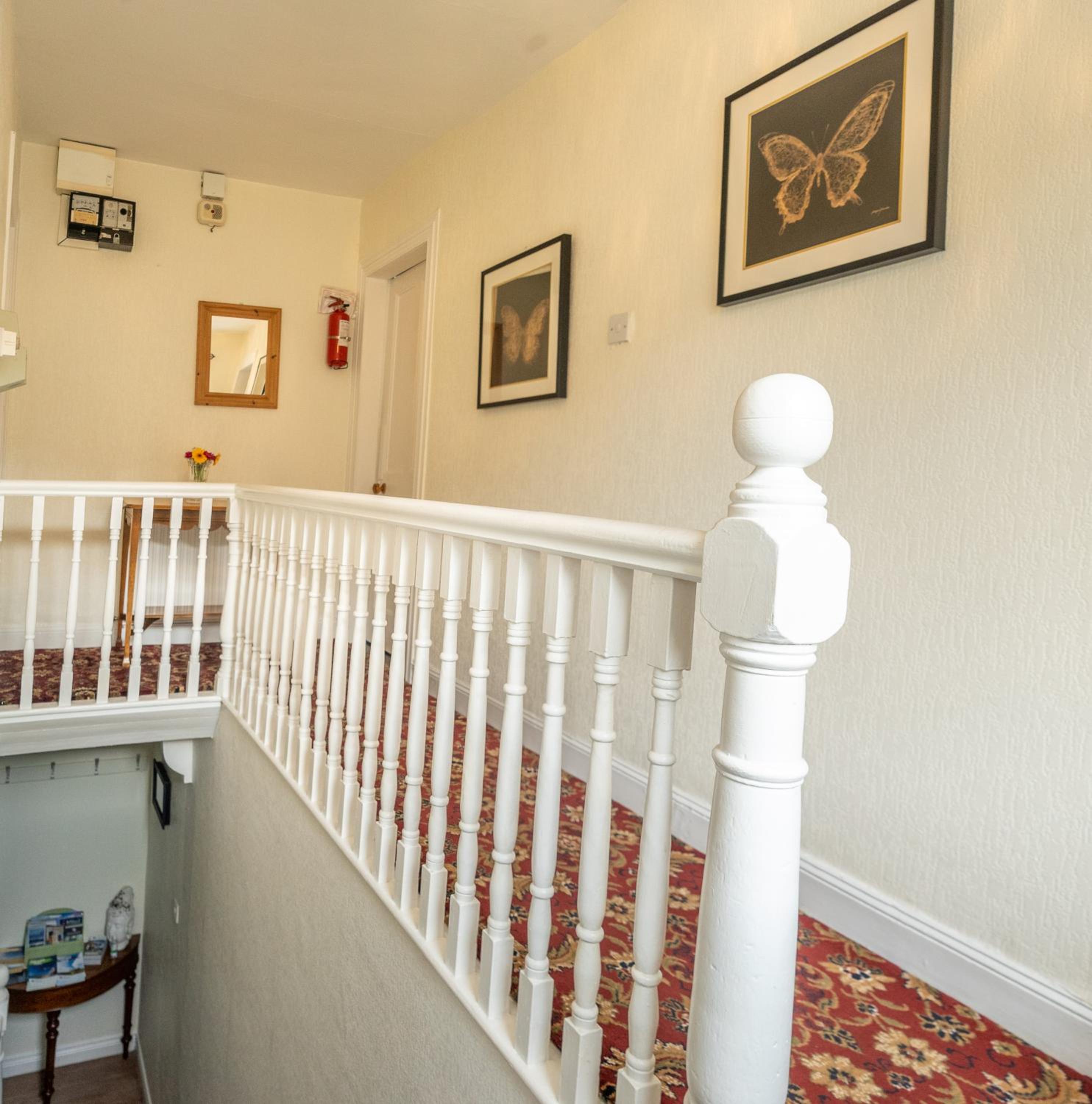 Two-Bedroom Apartment - Photo 2
