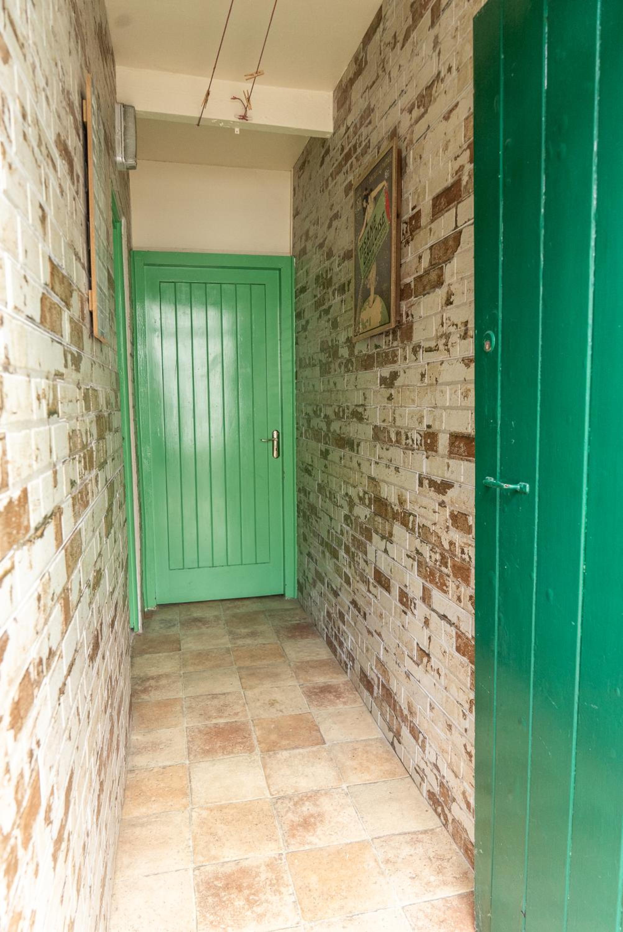 Two-Bedroom Apartment - Photo 3