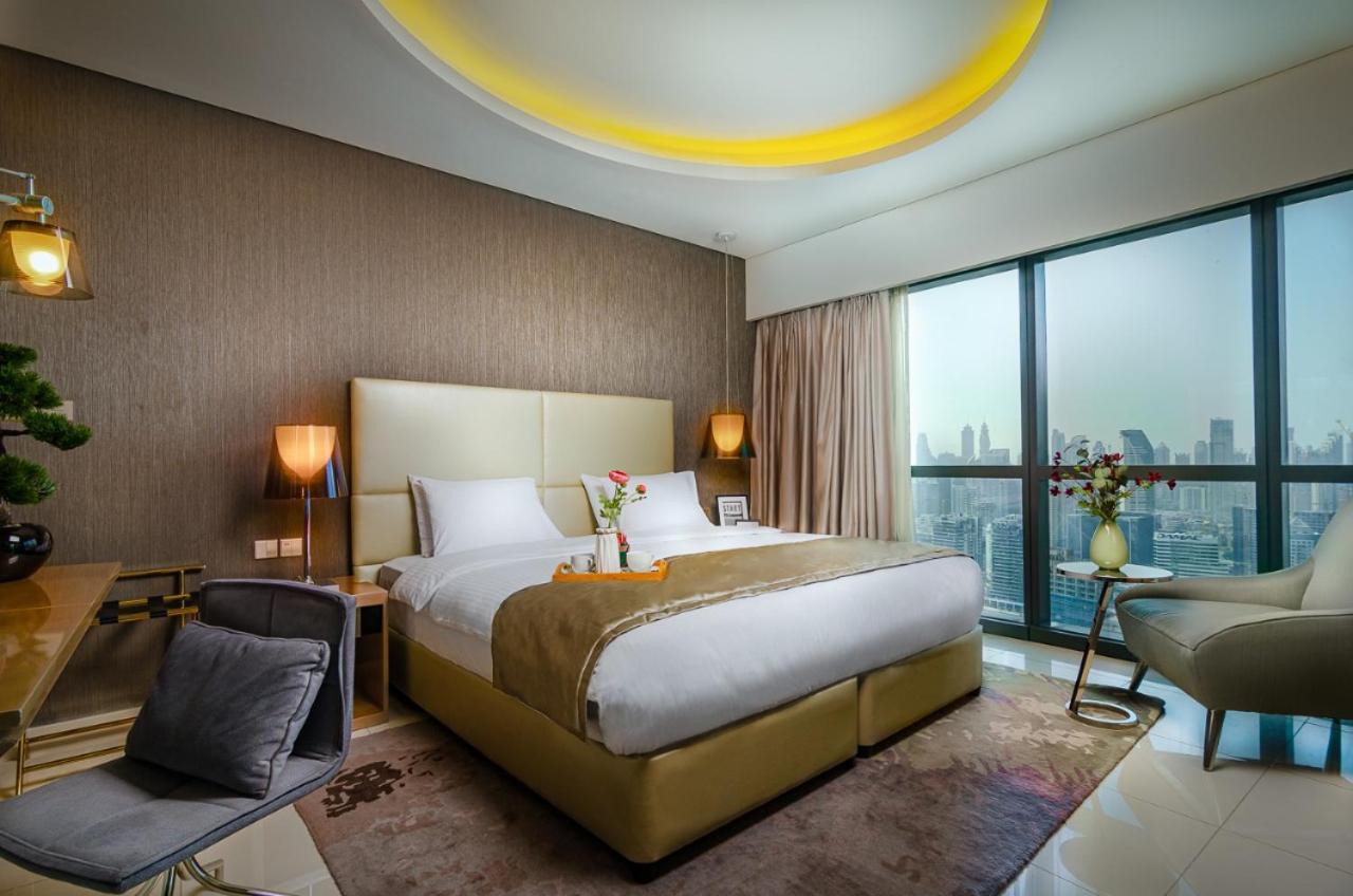 One Bedroom Apartment with Burj Khalifa View photo 2