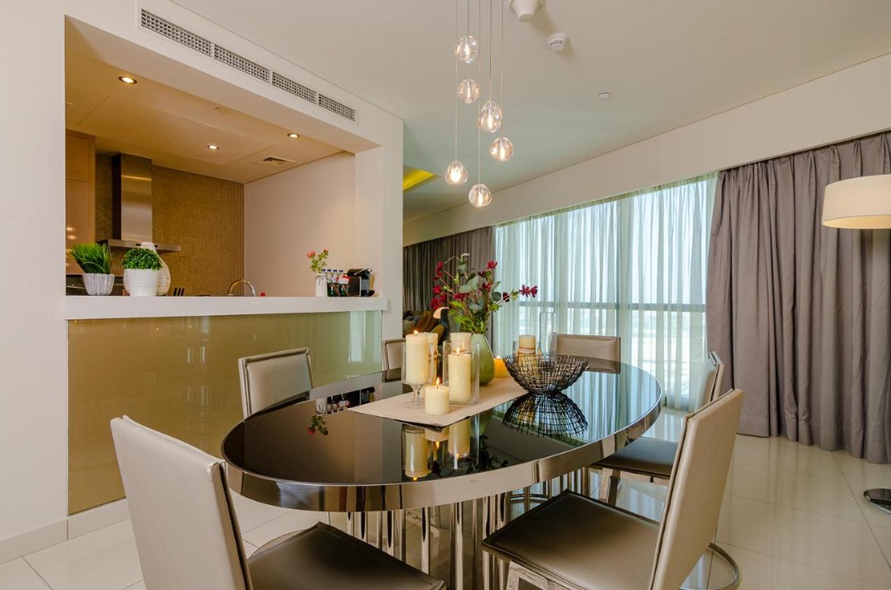 Three Bedroom Apartment with Burj Khalifa View photo 2