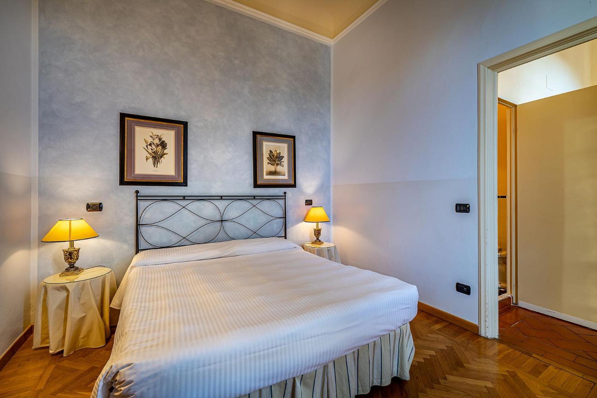 Apartment with 2 bedrooms and view of the Dome of the Cathedral (4 Adults) photo 2