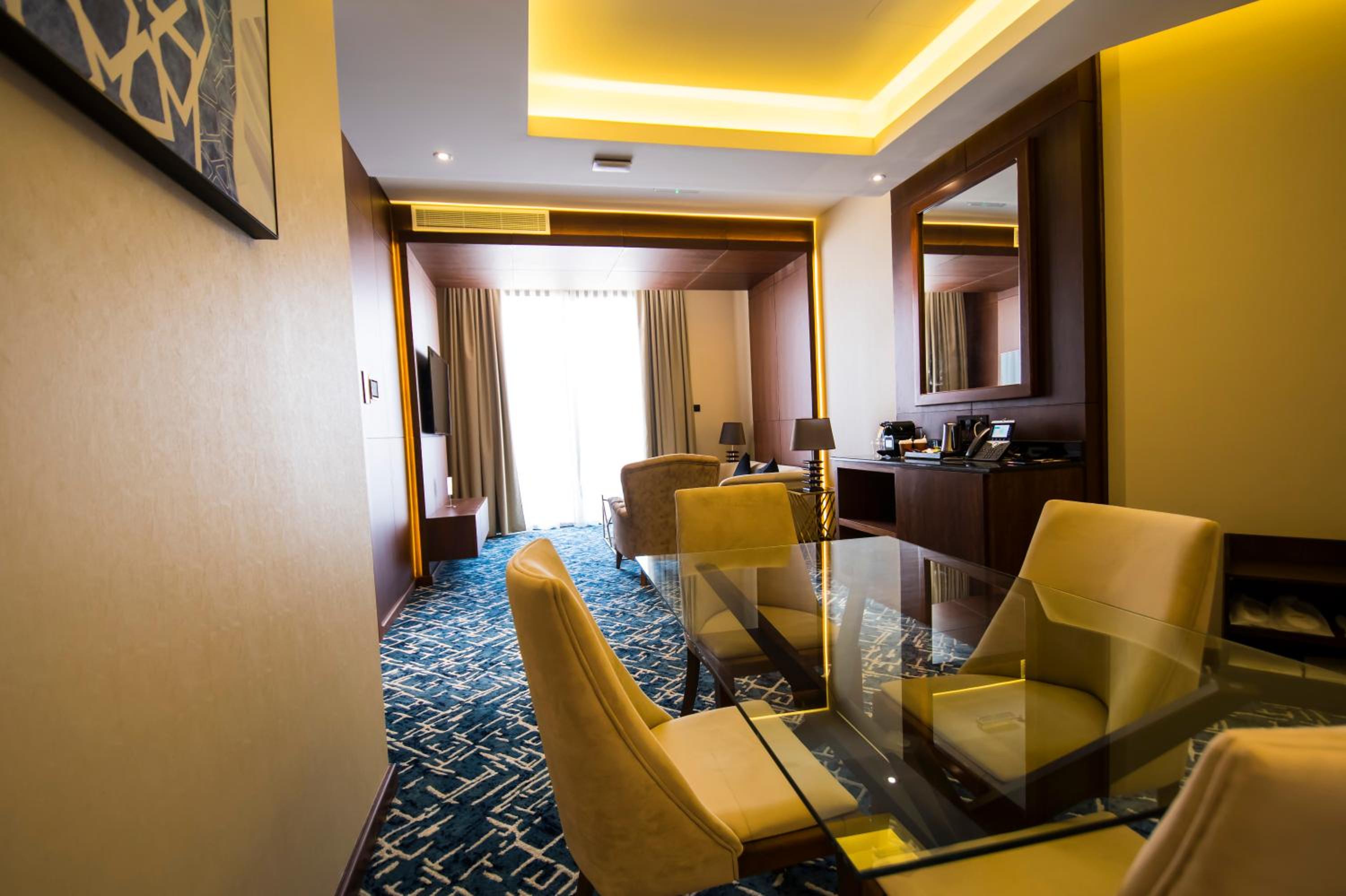 Premium Suite - Photo 4