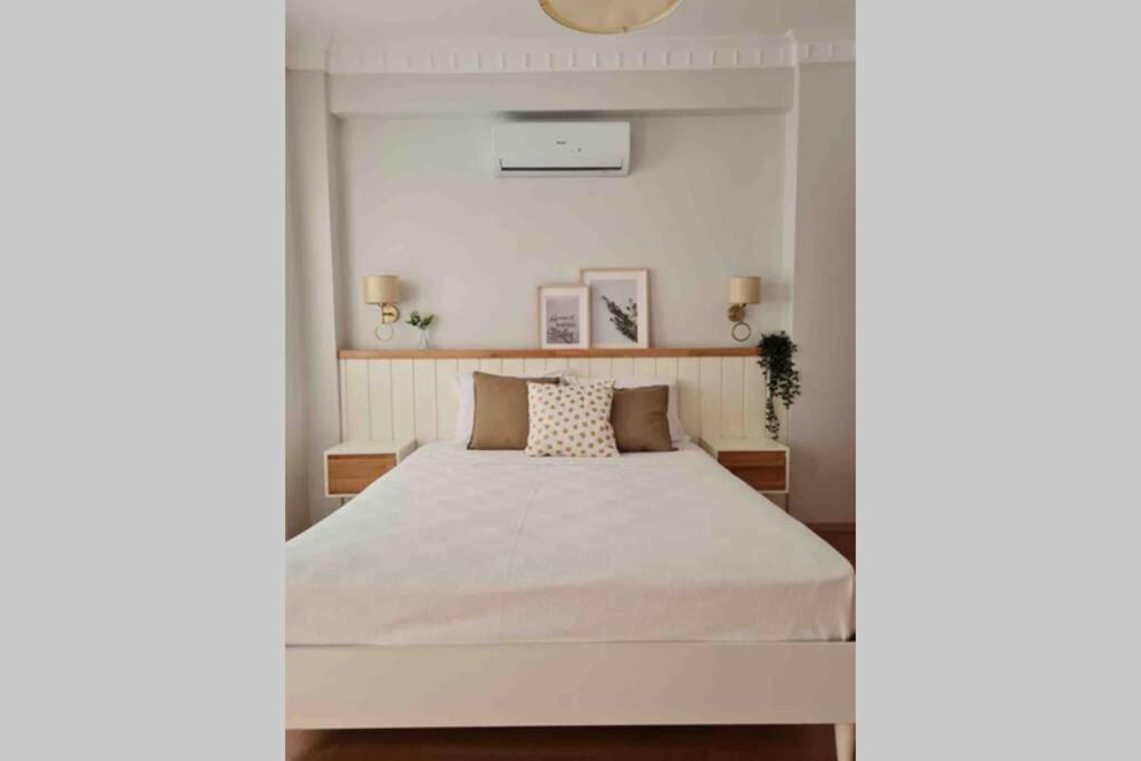 Villa - Photo 1