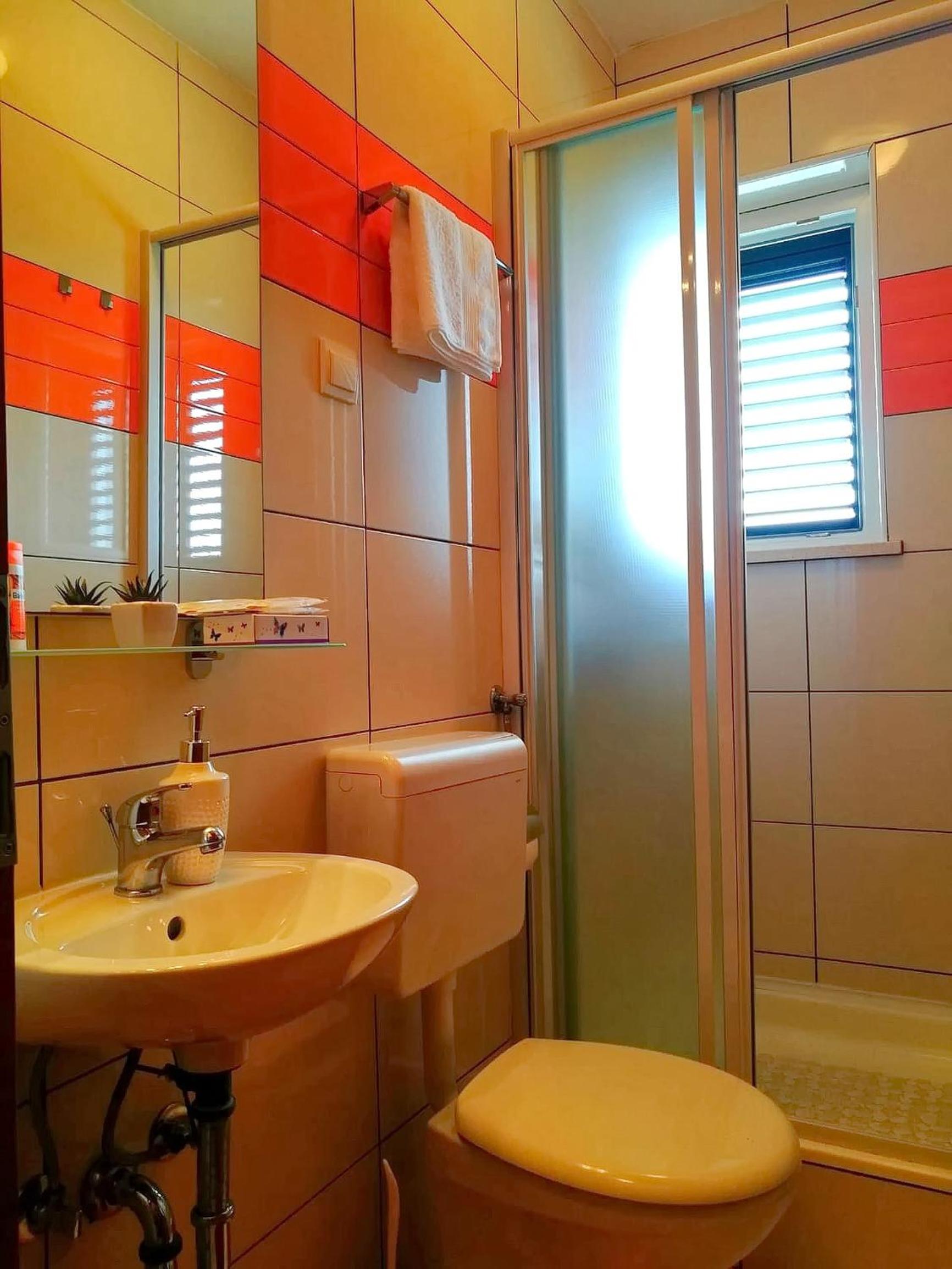 Two-Bedroom Apartment with Balcony and Sea View photo 3