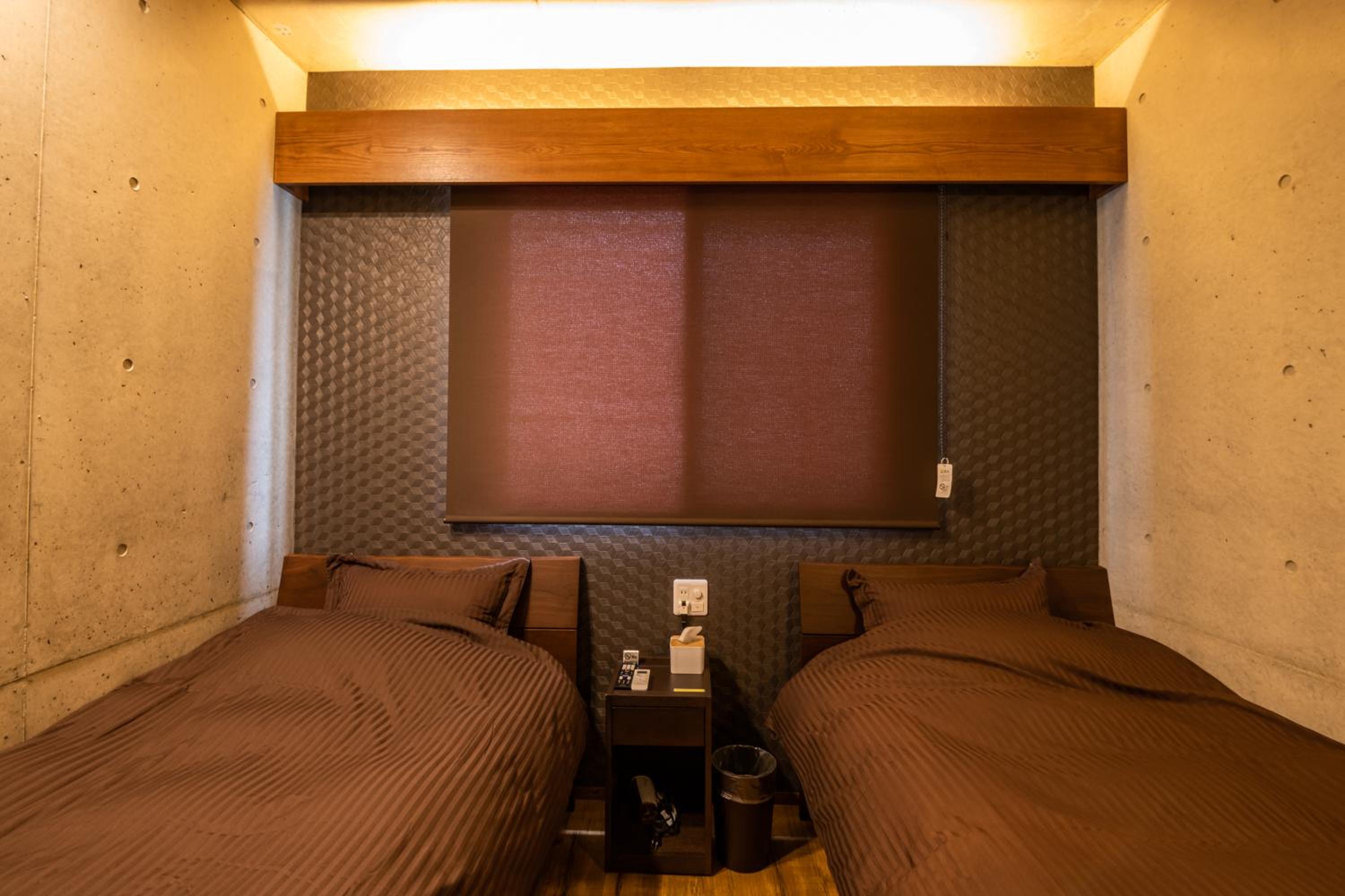 Twin Room - Photo 2
