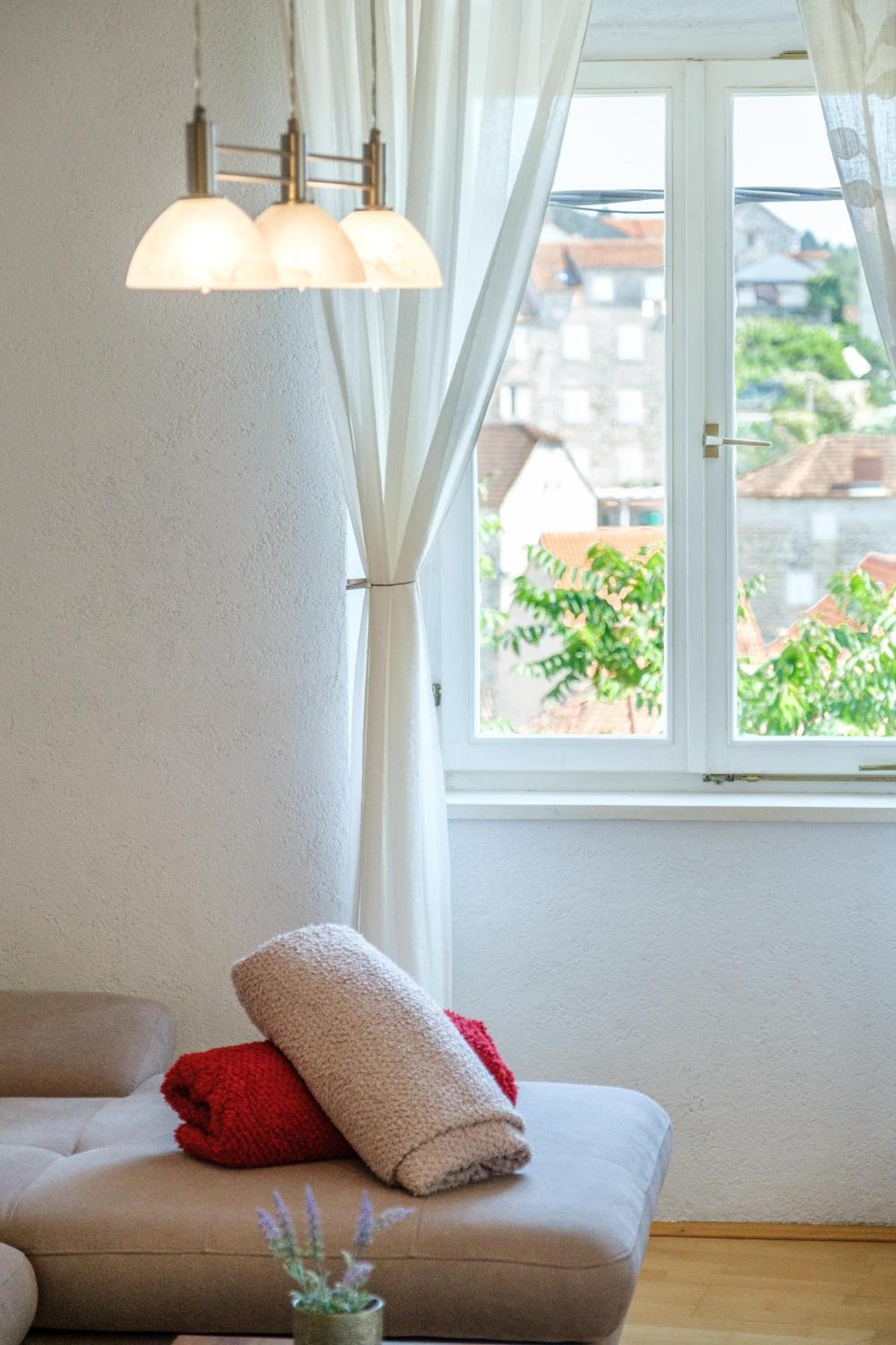 Apartment photo 2