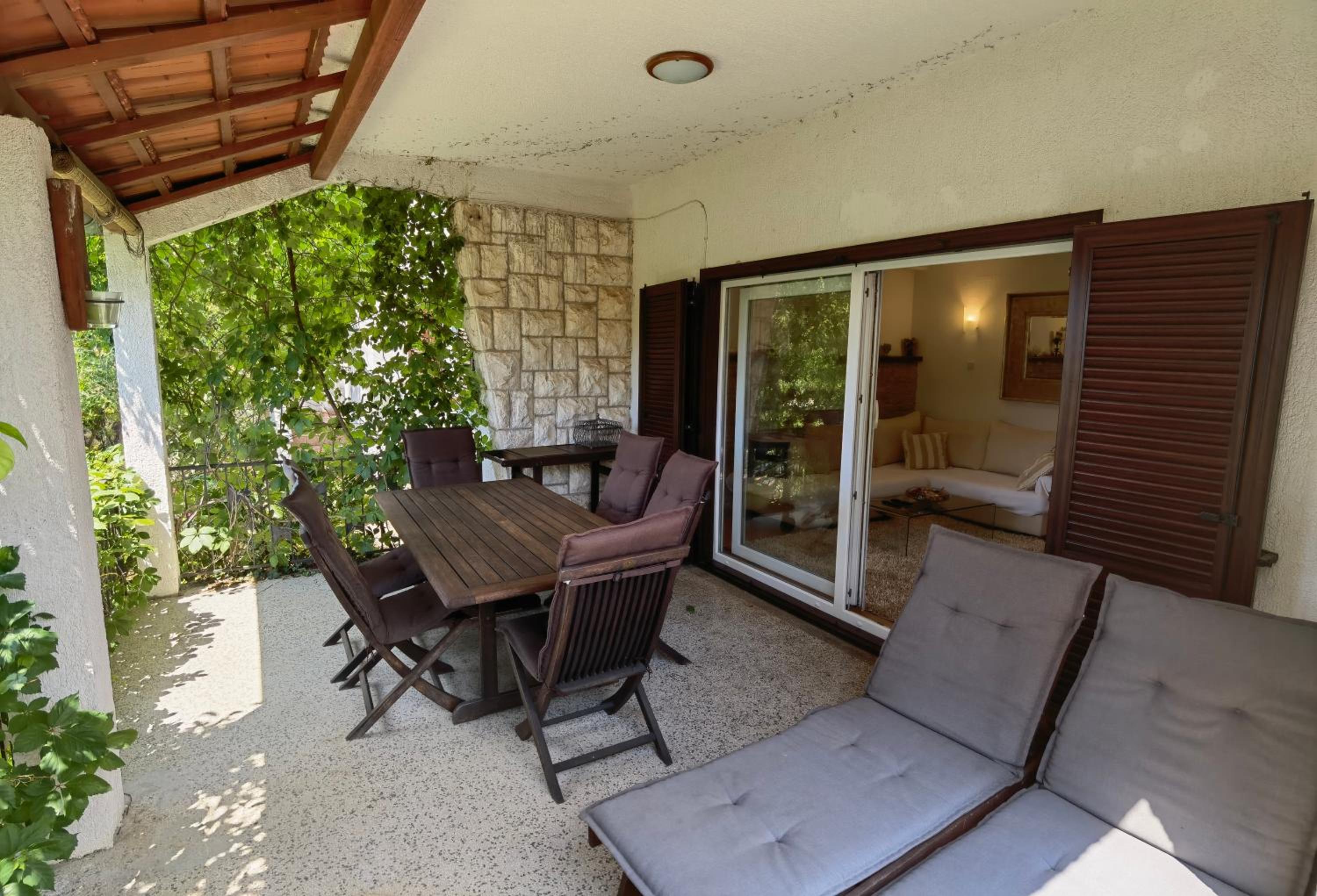 Luxury Two-Bedroom Apartment (5 Adults) photo 3