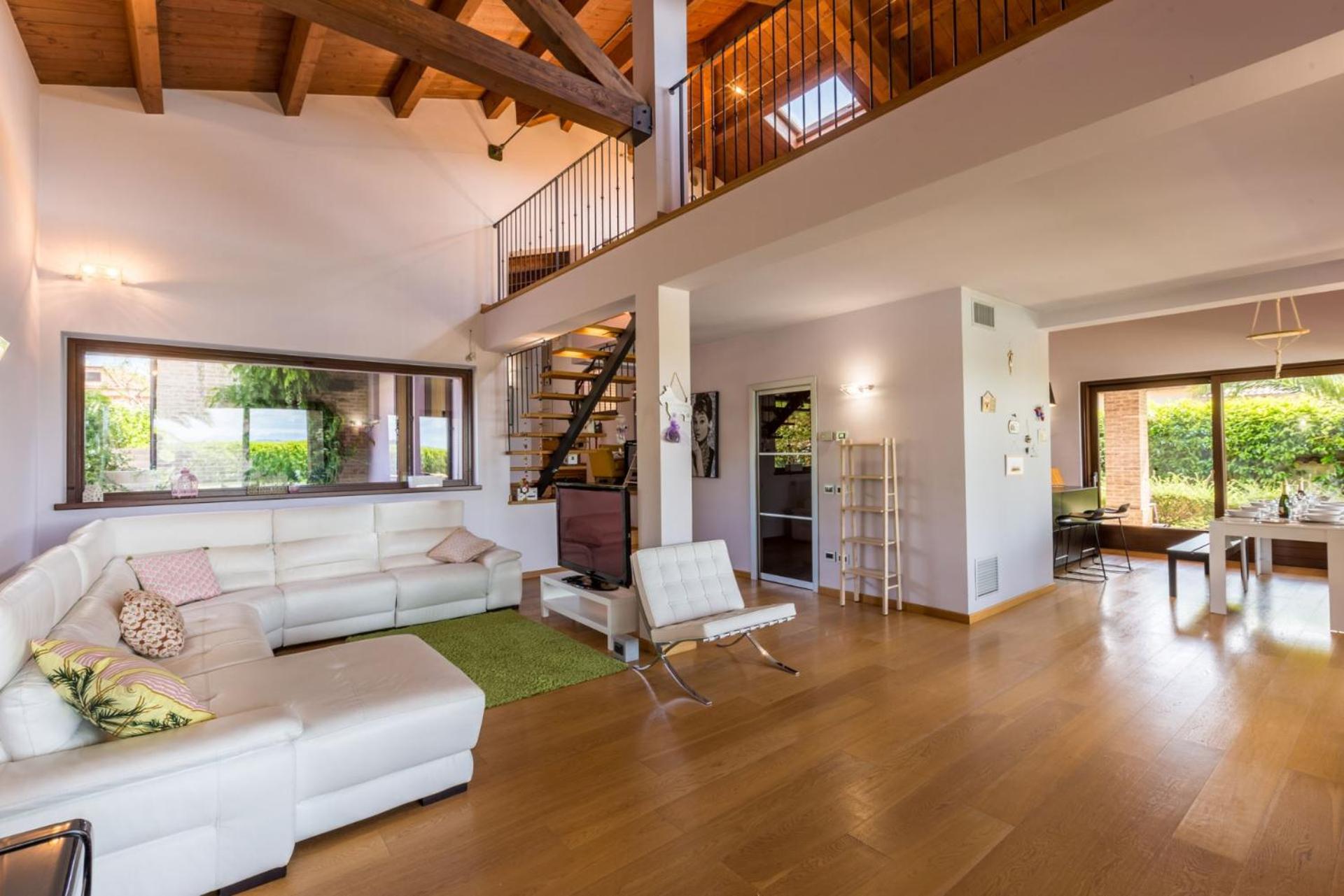 Villa photo 1