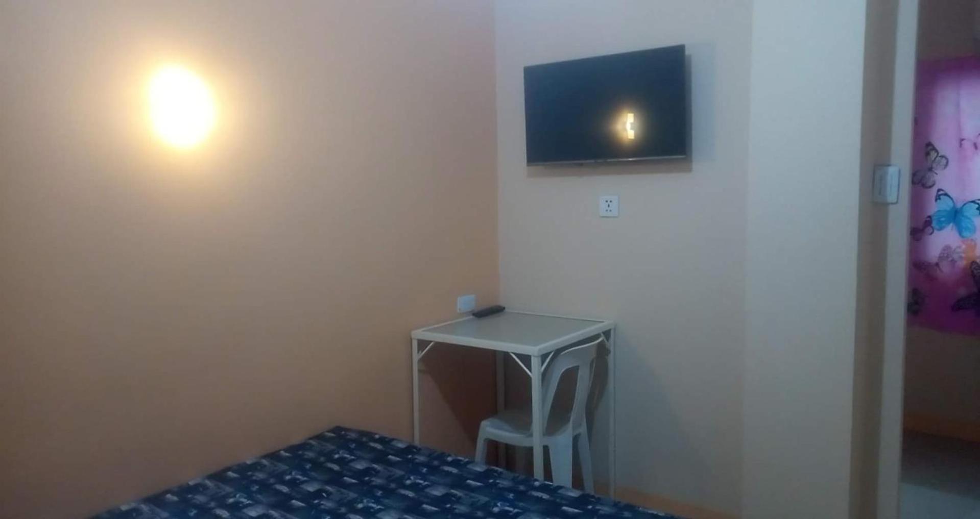 Budget Double Room - Photo 7