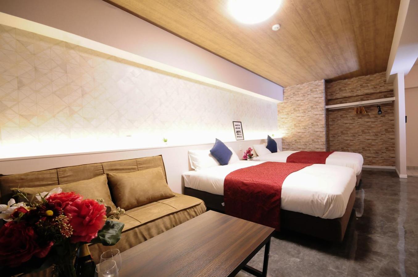 Executive Suite - Photo 9