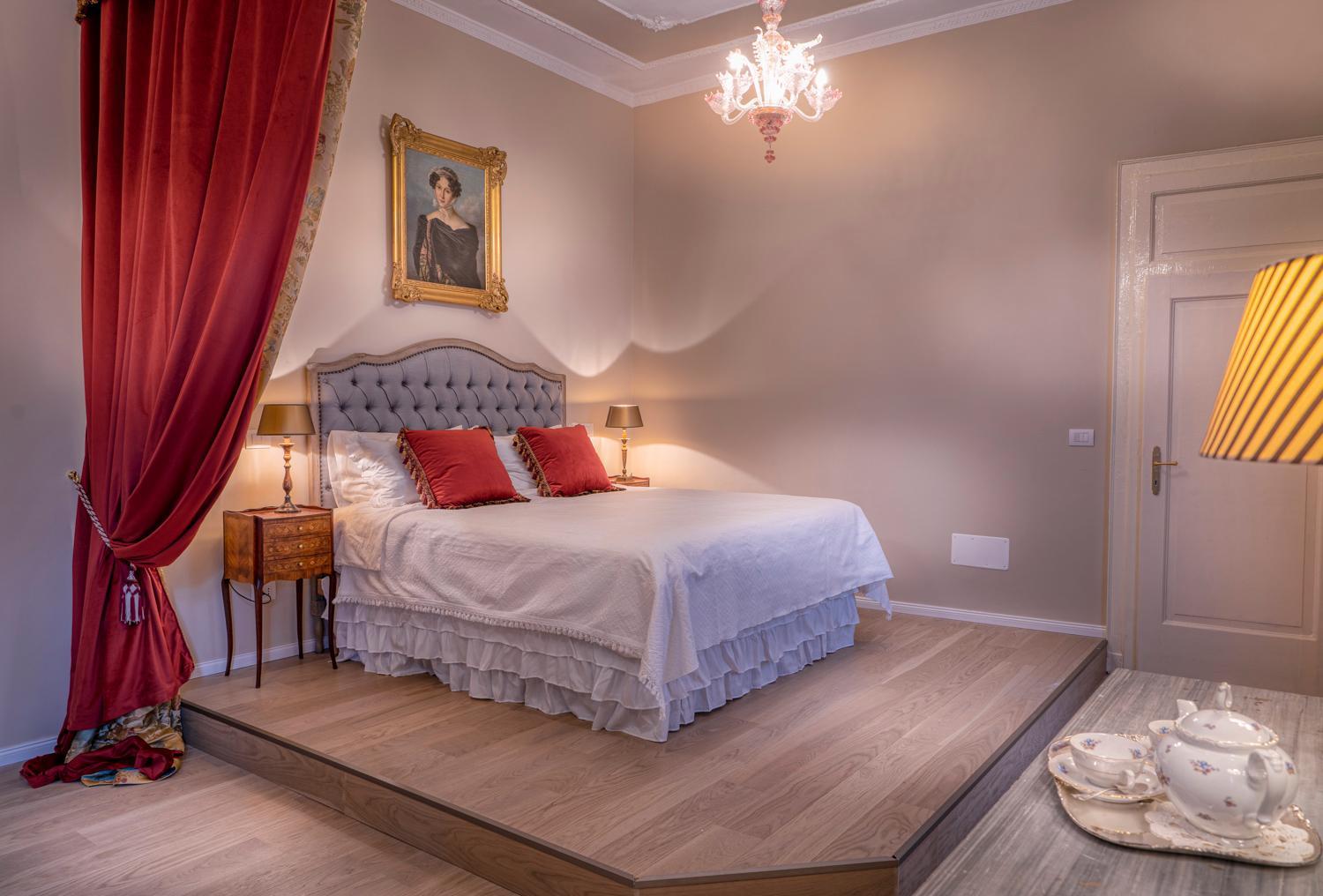 Deluxe Double Room with Balcony photo 3