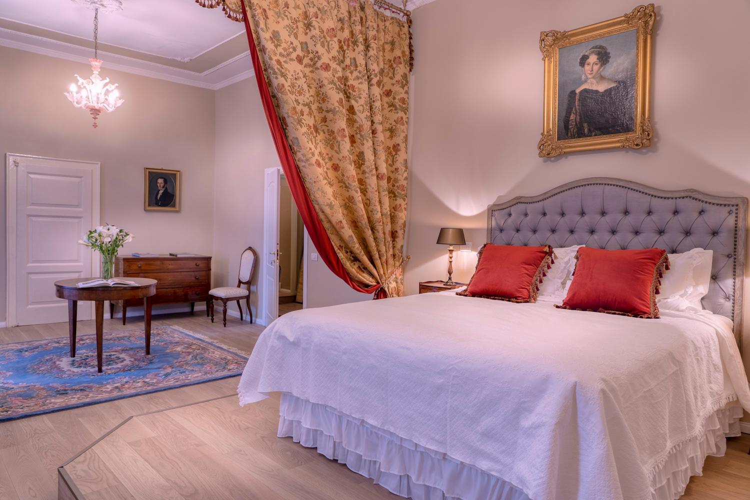 Deluxe Double Room with Balcony photo 1