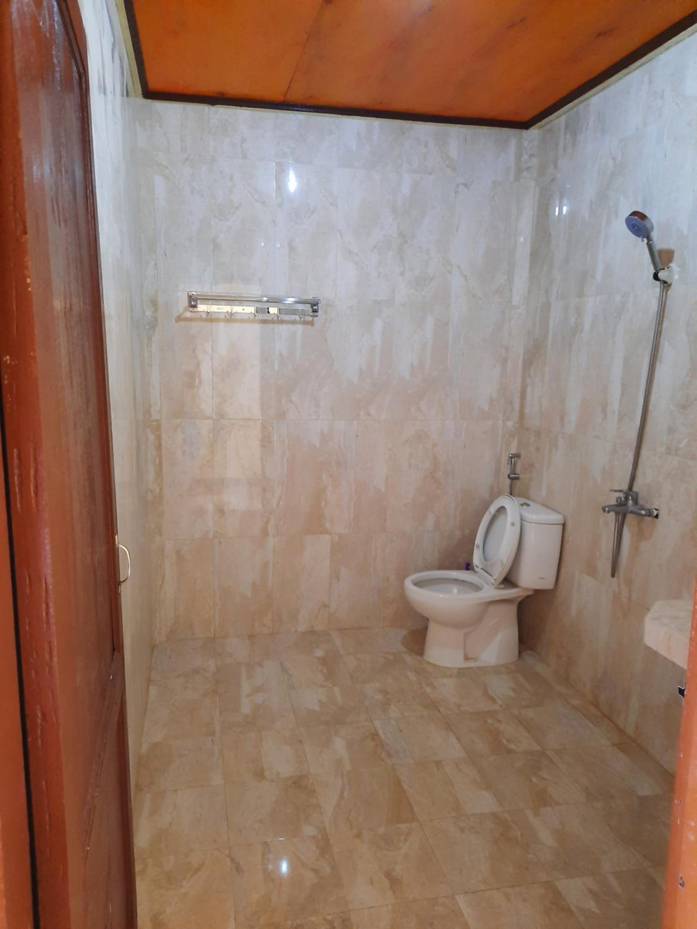 Superior Double Room with Lake View - Photo 3
