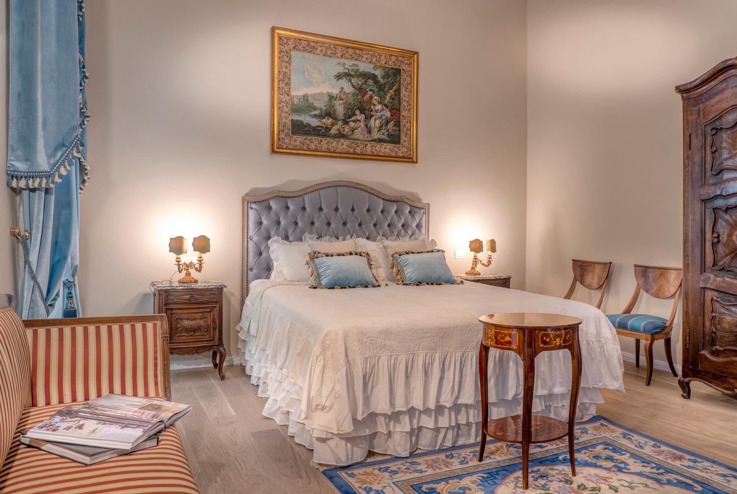 Deluxe Double Room with Balcony photo 3