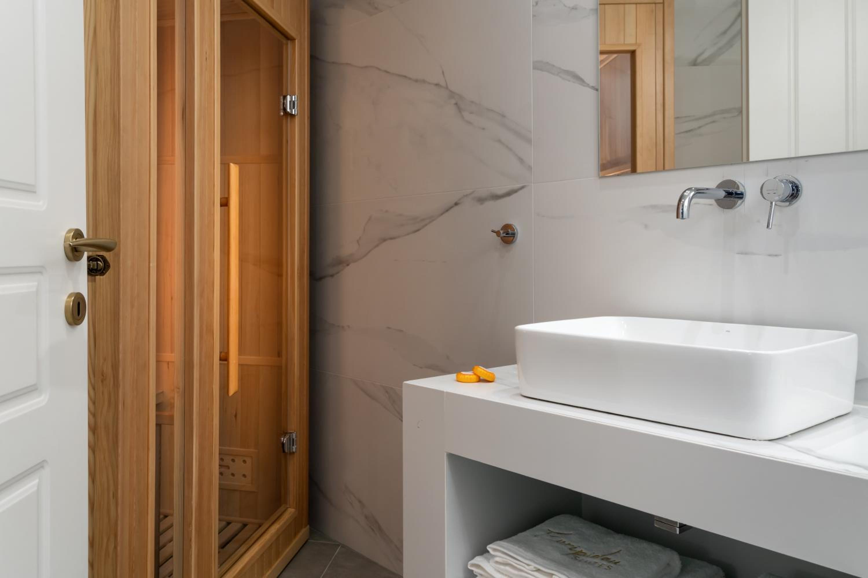 Suite with Sauna