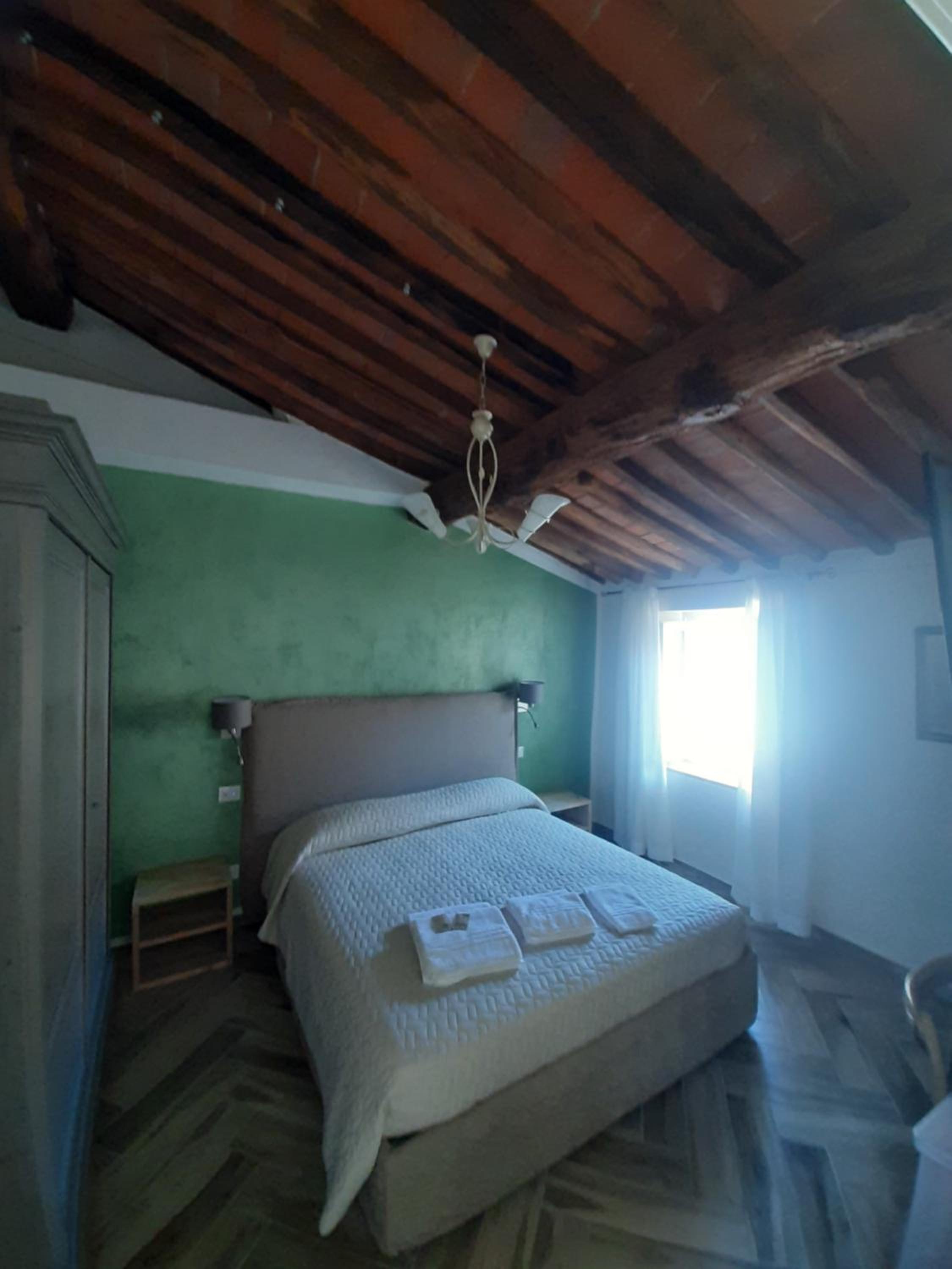 Double Room with Private Bathroom - Photo 47