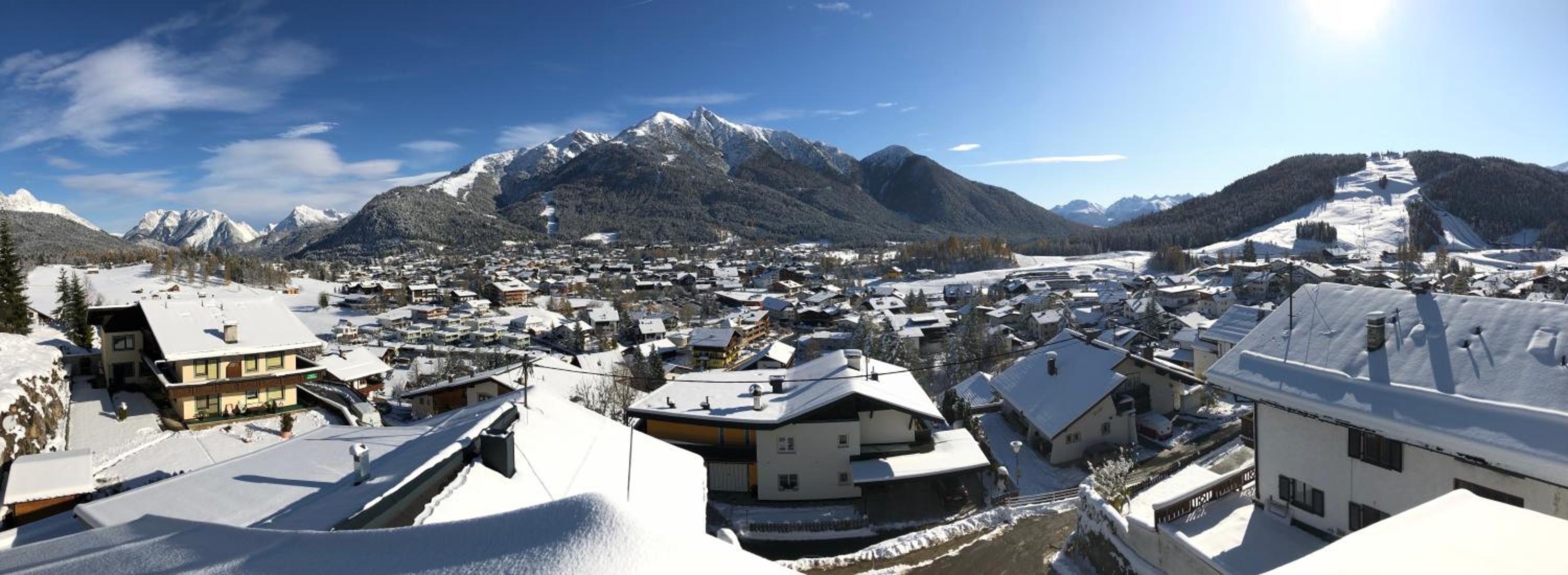 Panorama Apartment with Balcony and Mountain View photo 3