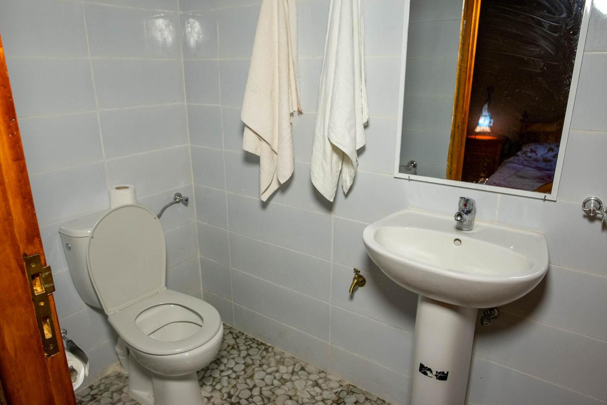 Double Room - Photo 4