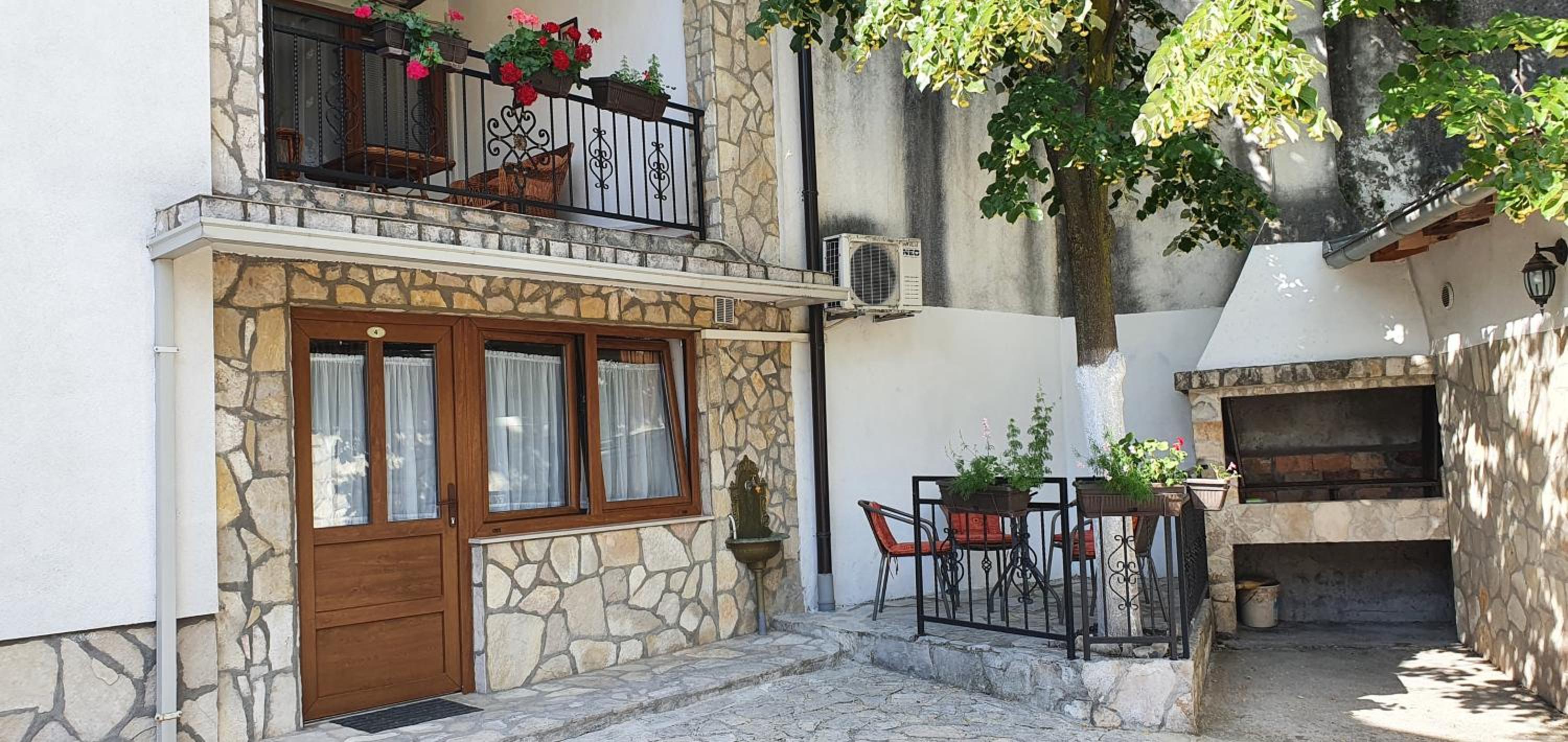 Balcony & Terrace