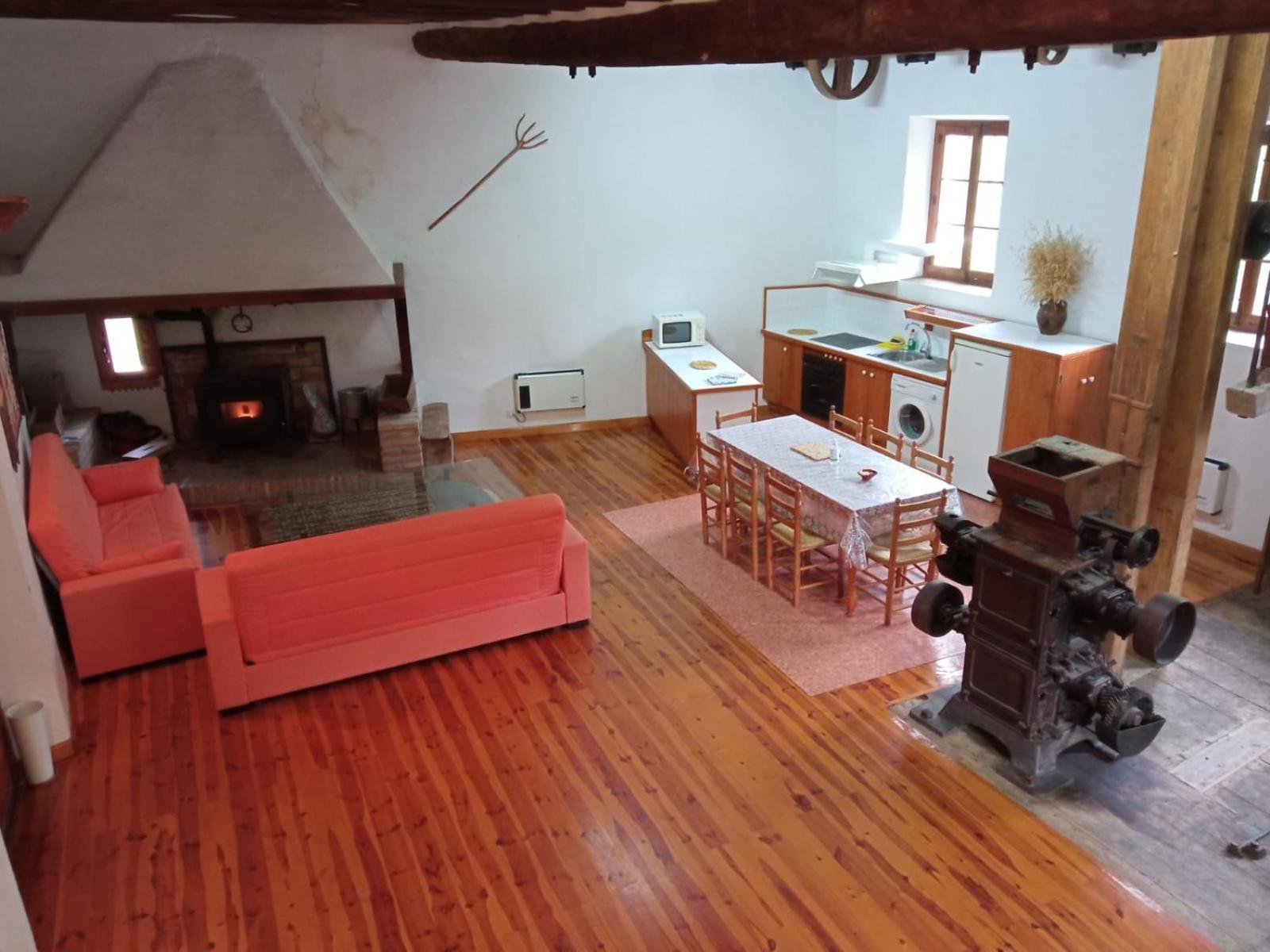 Casa de cuatro habitaciones