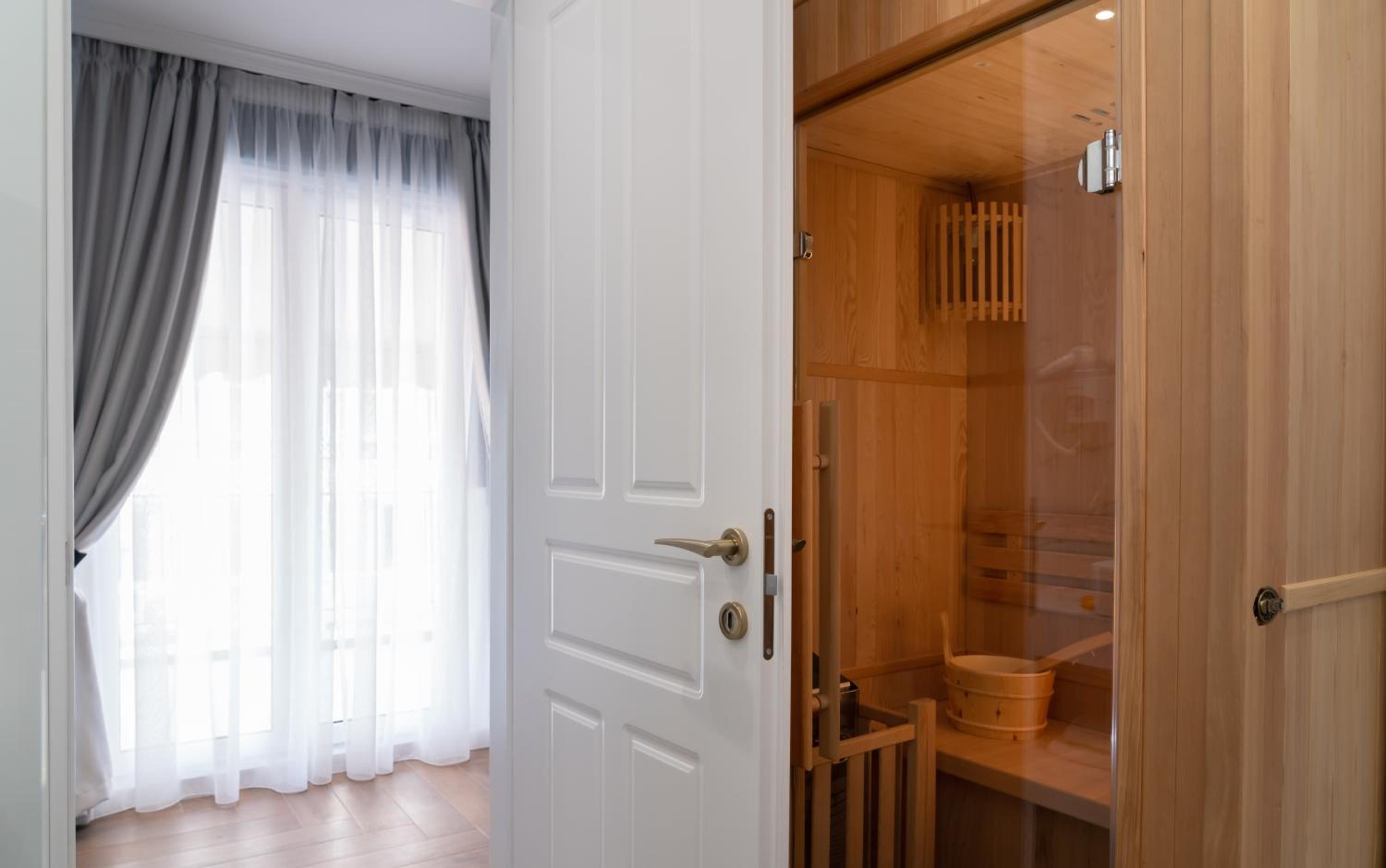 Suite with Sauna and Balcony